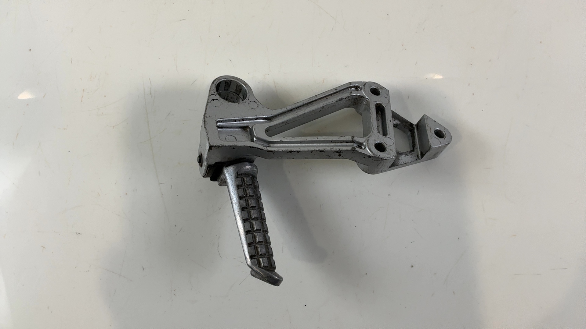 Kawasaki Ninja ZX1000 ZX10 Rear Right Footrest Bracket 1988-90 OEM 35011-1425-CE - Image 4