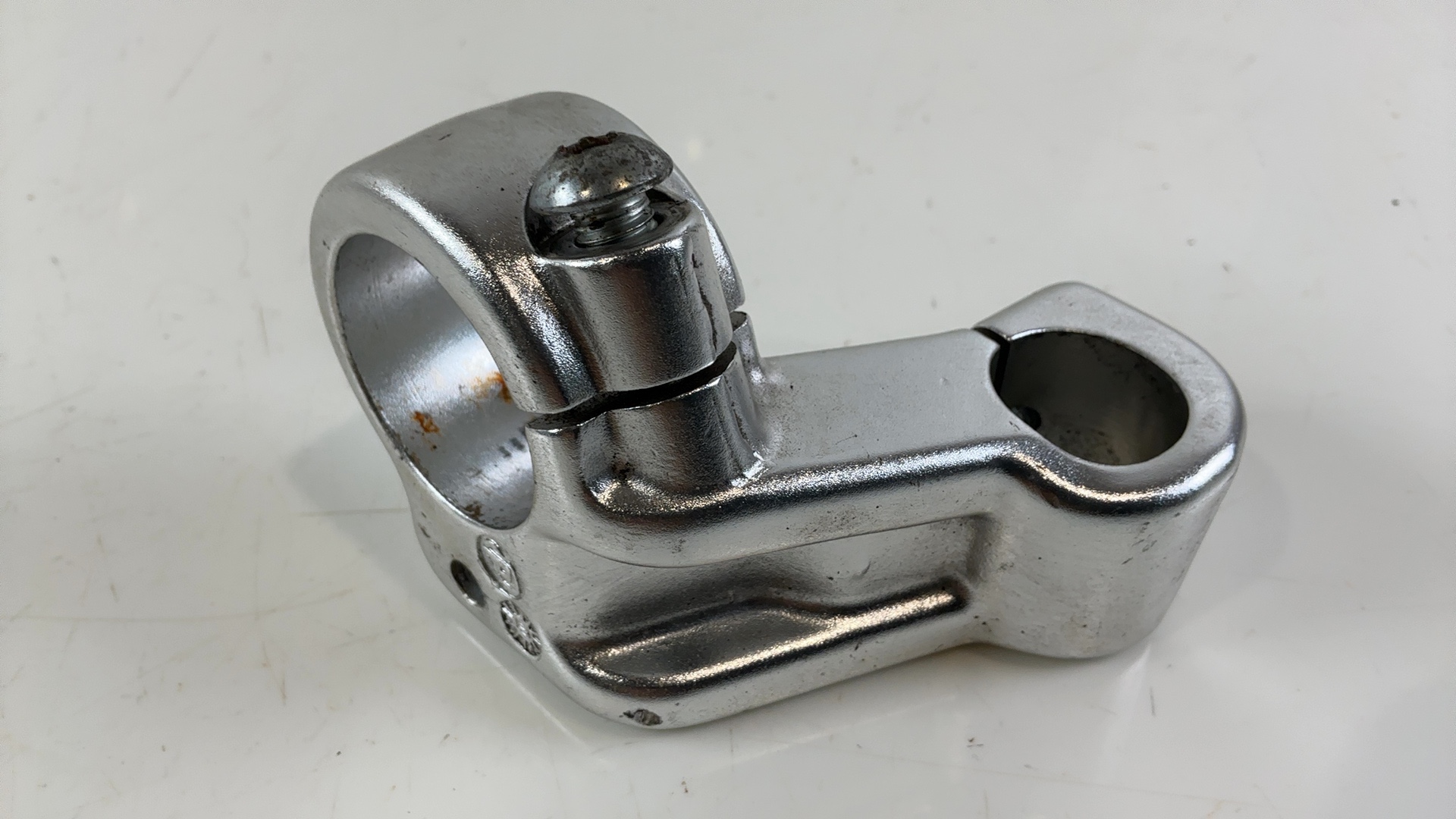 Gilera DNA 50 125 180 Right Hand Clip On Handlebar Clamp 2000-2005 OEM 970001 - Image 3