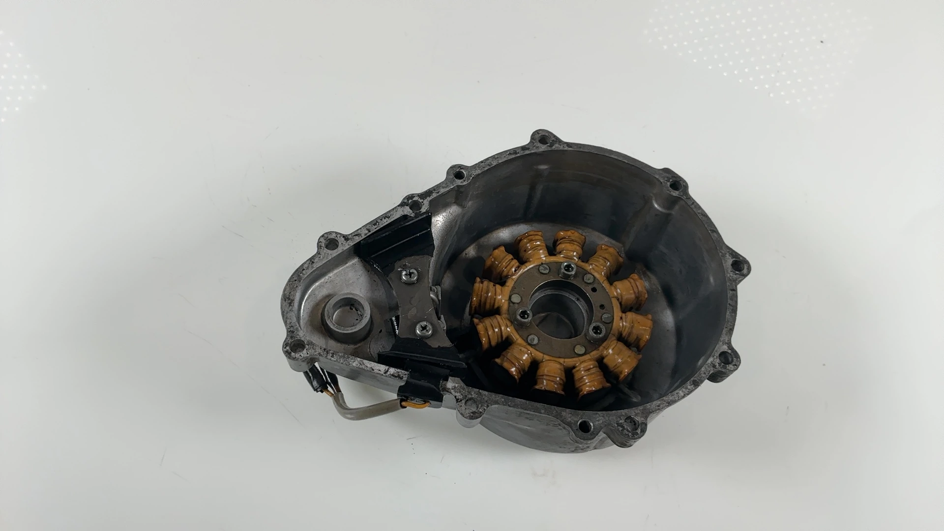 Kawasaki KZ440 LTD 440cc Stator Magneto Cover 1980-1983 OEM 14031-1023 - Image 4