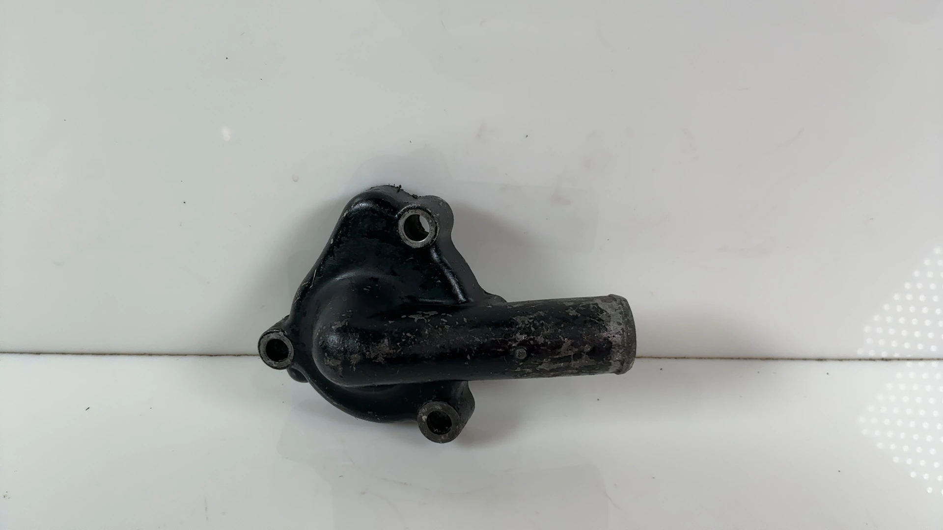 Yamaha DT80 LC 5R2 80cc Water Pump Cover 1983-1984 OEM 5R2-12422-00-00 - Image 1