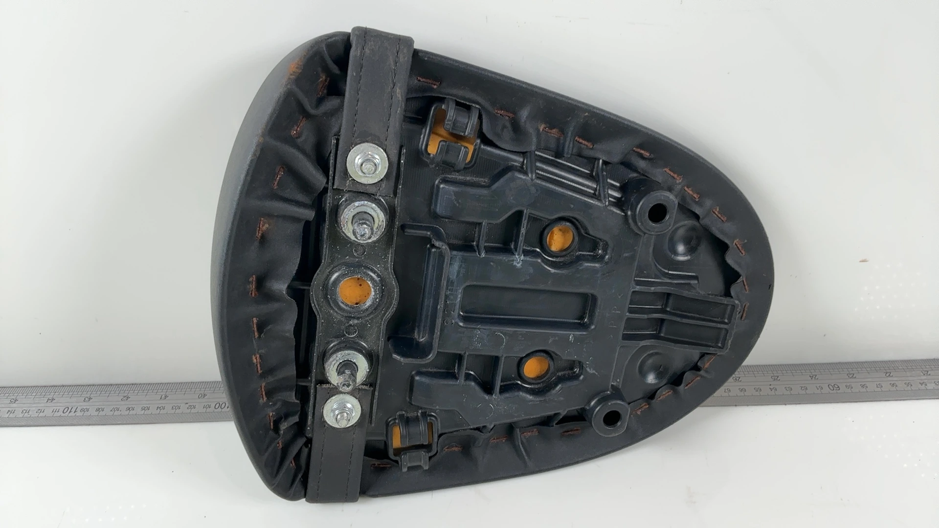 Suzuki GSX-R1000 GSXR1000 1000cc Rear Passenger Seat 2007-08 OEM 45300-21H01-6BY - Image 9