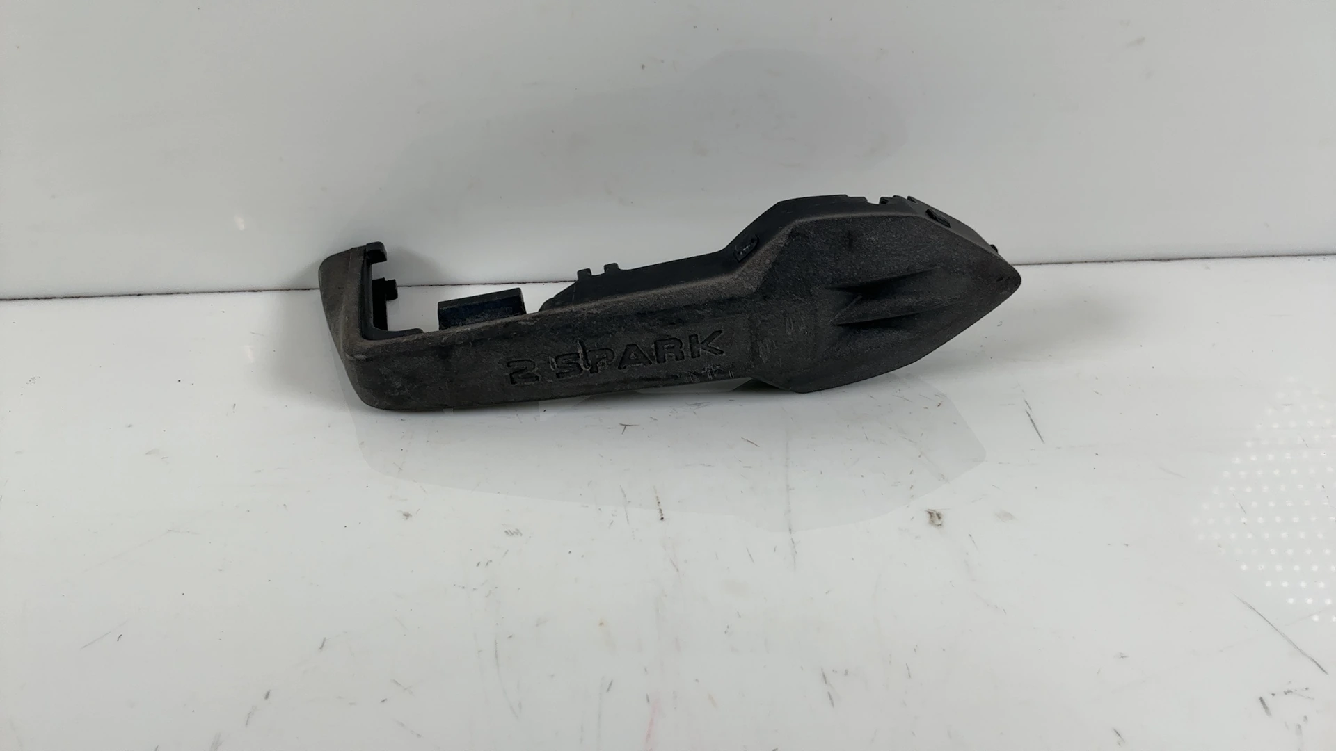 BMW R1200GS R1200RT 1200 Spark Plug Coil Cover Right 2004-2010 OEM 11127677526 - Image 1
