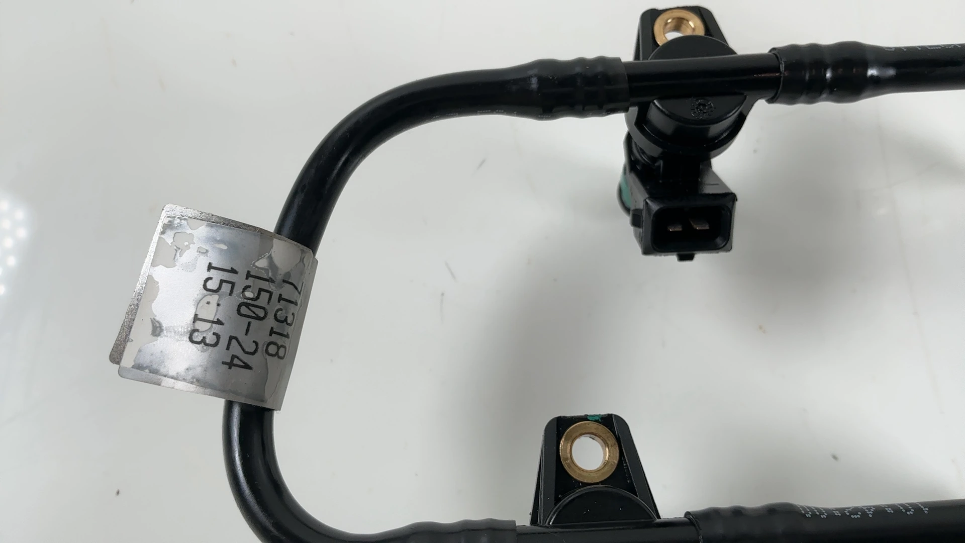 Aprilia Tuono V4 1100 Factory 1100 Upper Fuel Rail Injectors 2021-26 OEM 858807 - Image 6