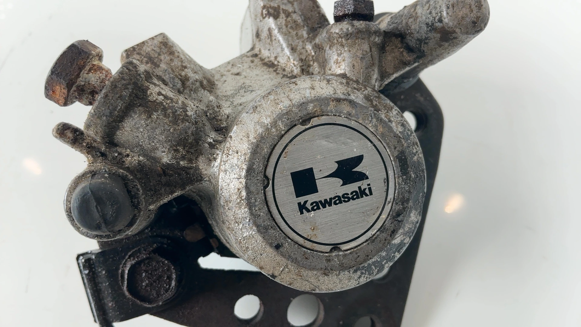 Kawasaki GPZ600R ZX600 600cc Rear Brake Caliper 1985-1990 OEM 43041-1196 - Image 3