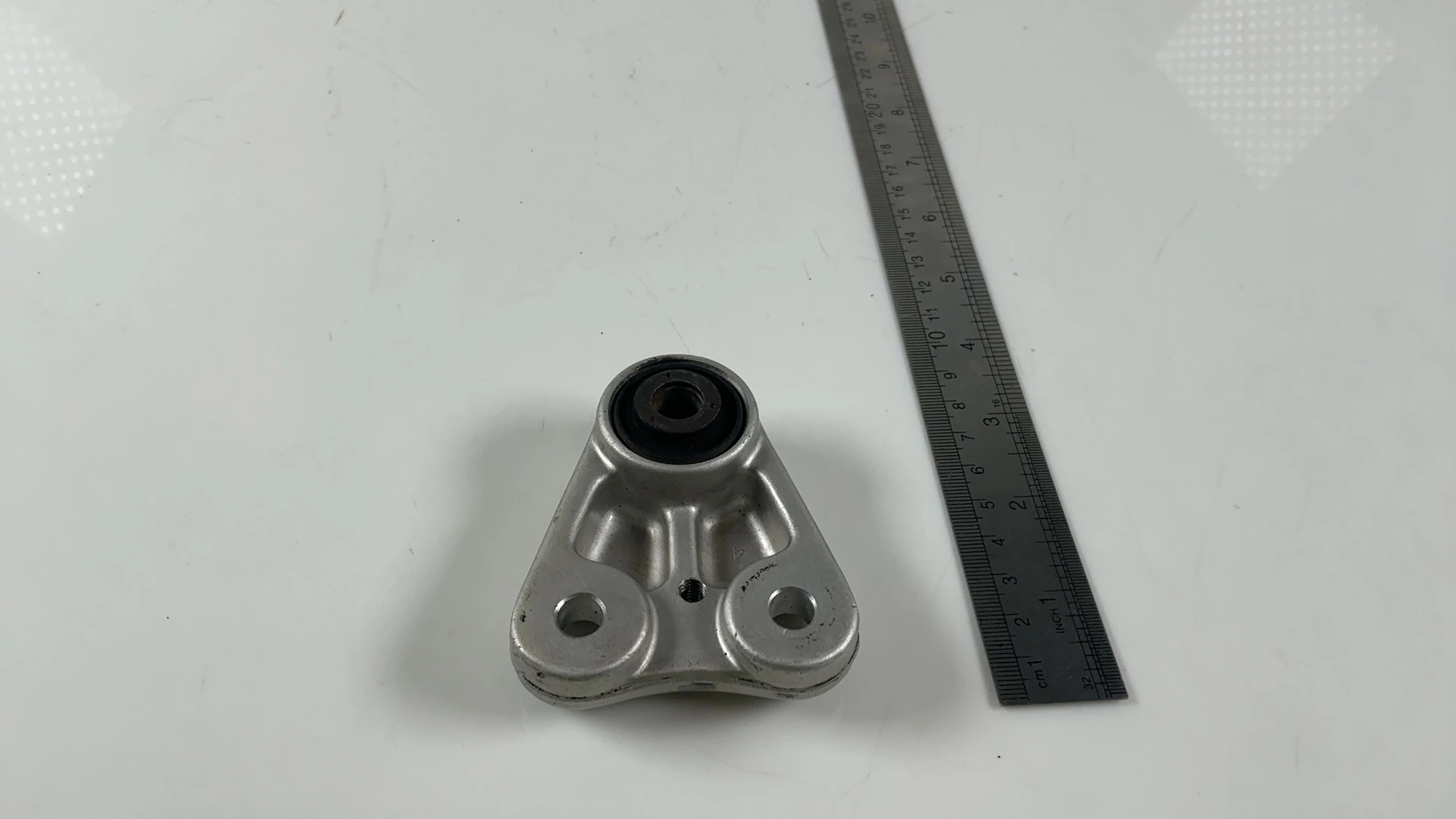 Suzuki Bandit GSF1200 1200 CC Engine Mount Bracket 2001-2006 OEM 41900-32F00-33J - Image 3