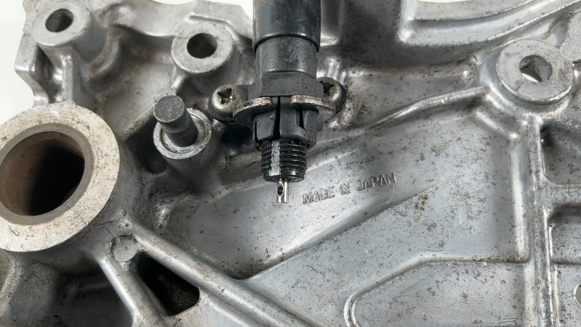 Kawasaki Ninja GPZ900R ZX900A Front Right Foot Peg Bracket 1984-1990 35011-1210 - Image 6