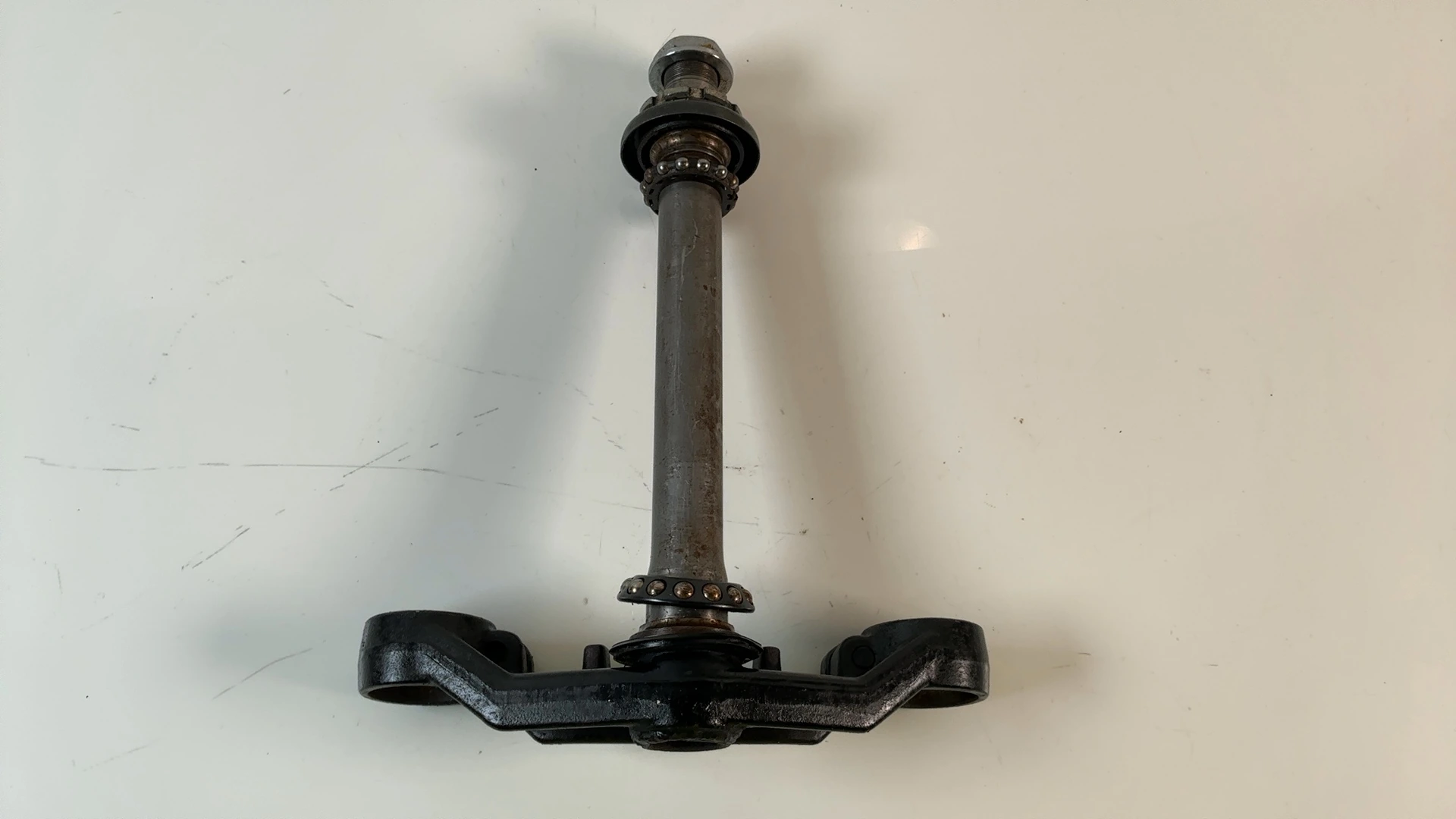 Honda CBR1000F Hurricane SC21 1000CC Lower Triple Tree 1987-88 OEM 53200-MM5-000 - Image 2