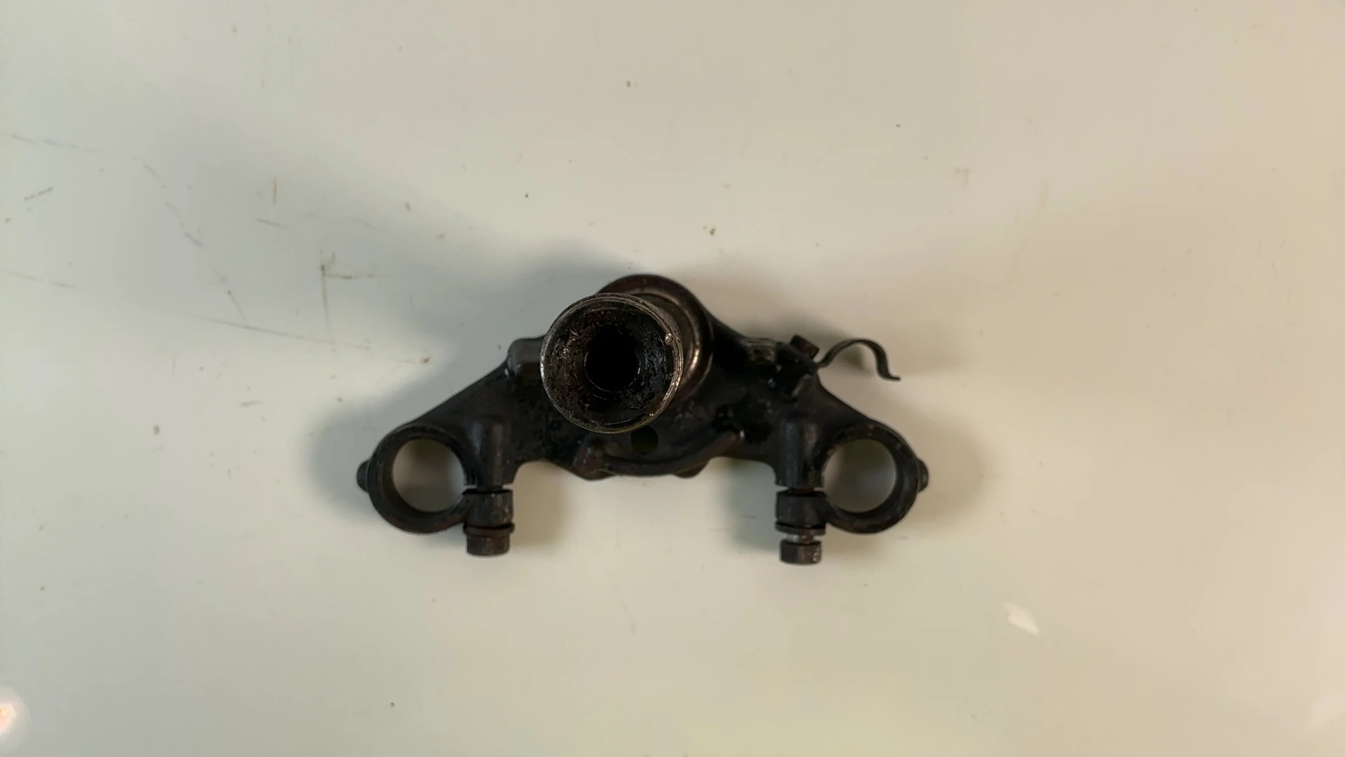 Suzuki GN125 GN125E 125cc Lower Triple Tree Clamp Stem 1982-2001 OEM 51410-11310 - Image 4