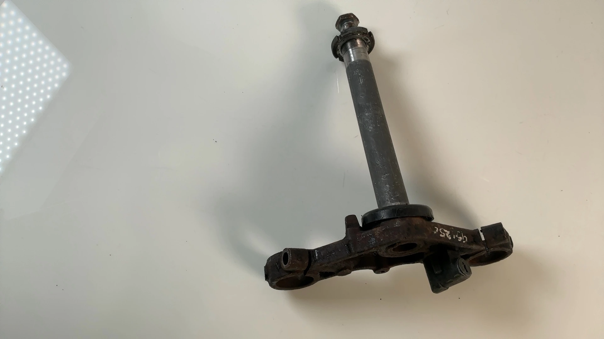 Suzuki GS250T GS25X 250cc Lower Triple Tree Fork Stem 1980-1984 OEM 51410-11430 - Image 4