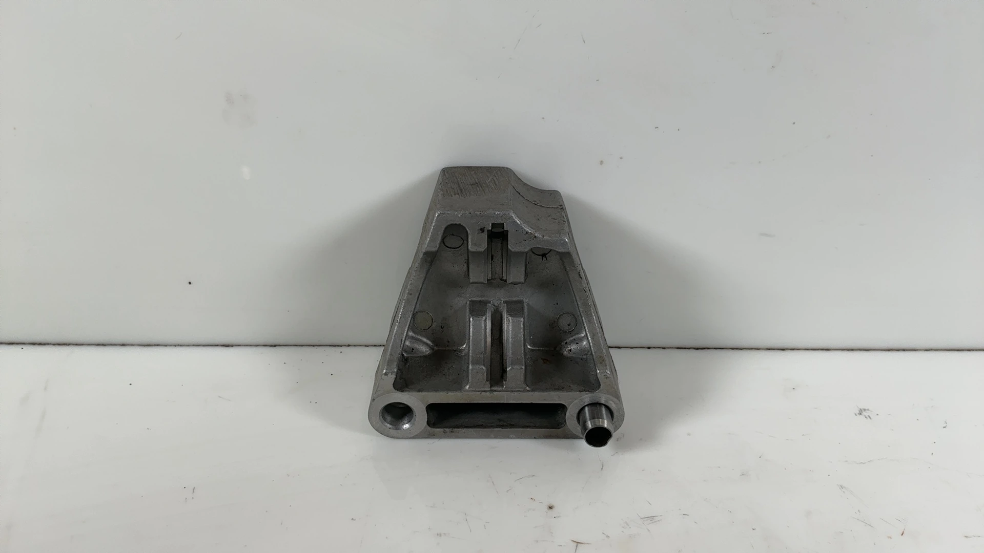 Yamaha TDM850 3VD 850cc Shaft Bearing Holder Bracket 1991-95 OEM 3LD-11418-00-00 - Image 2