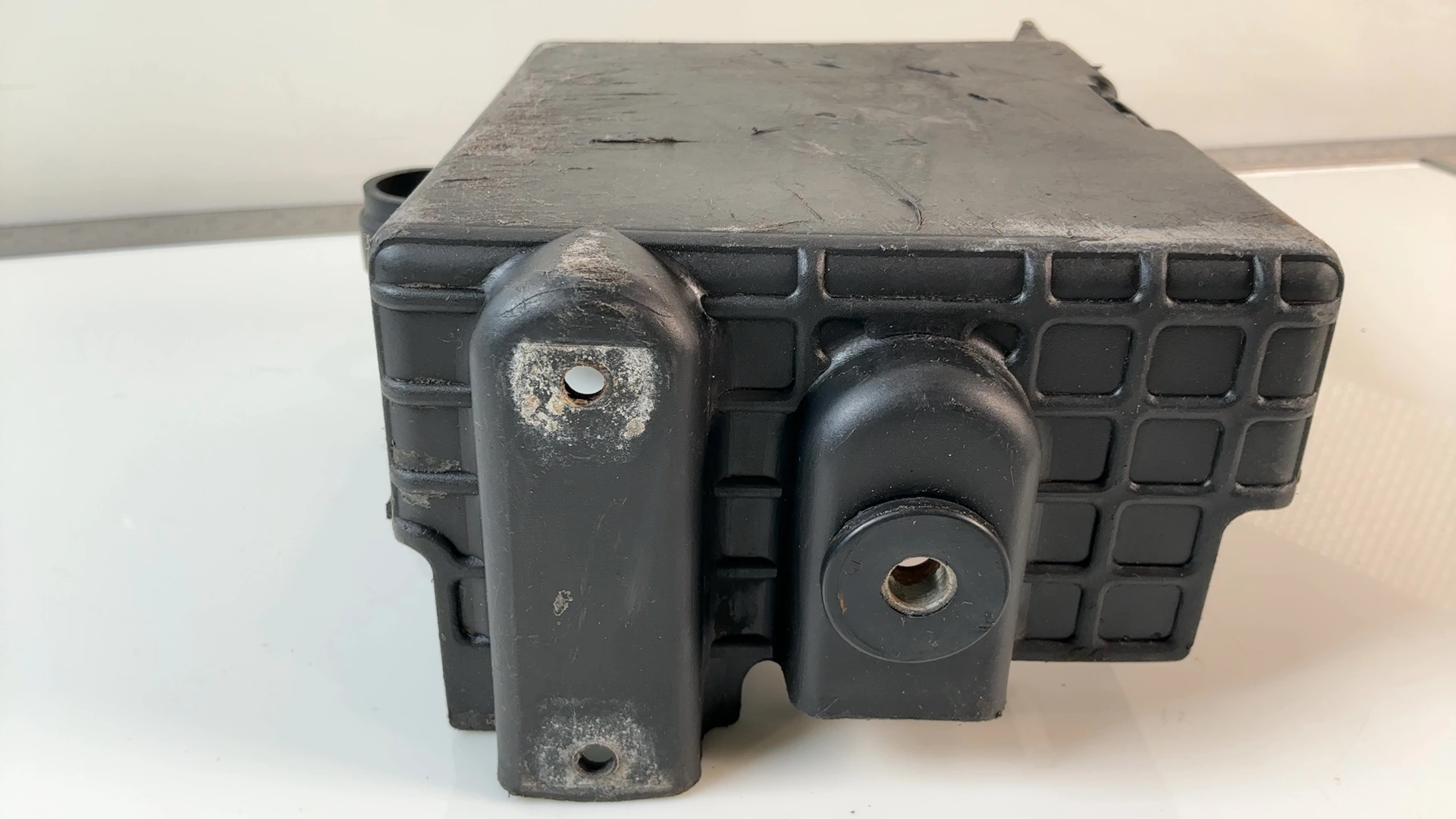 Yamaha XJ900F 31A 900cc Battery Box 1983-1984 OEM 31A212400000  31A - Image 4