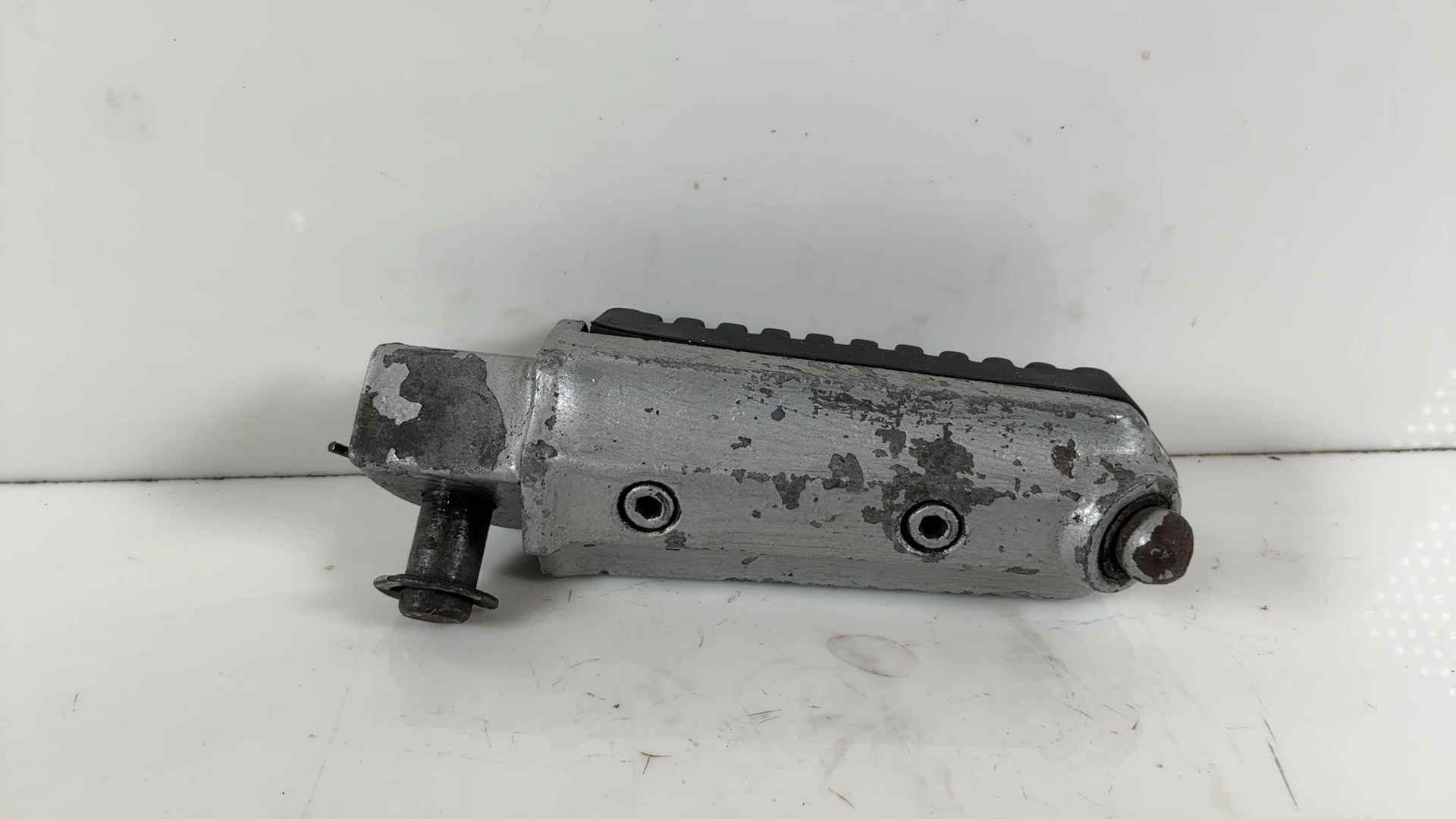 Kawasaki Ninja ZX-9R ZX900-B 900cc Front Left Footrest 1994-1997 OEM 34028-1126 - Image 2