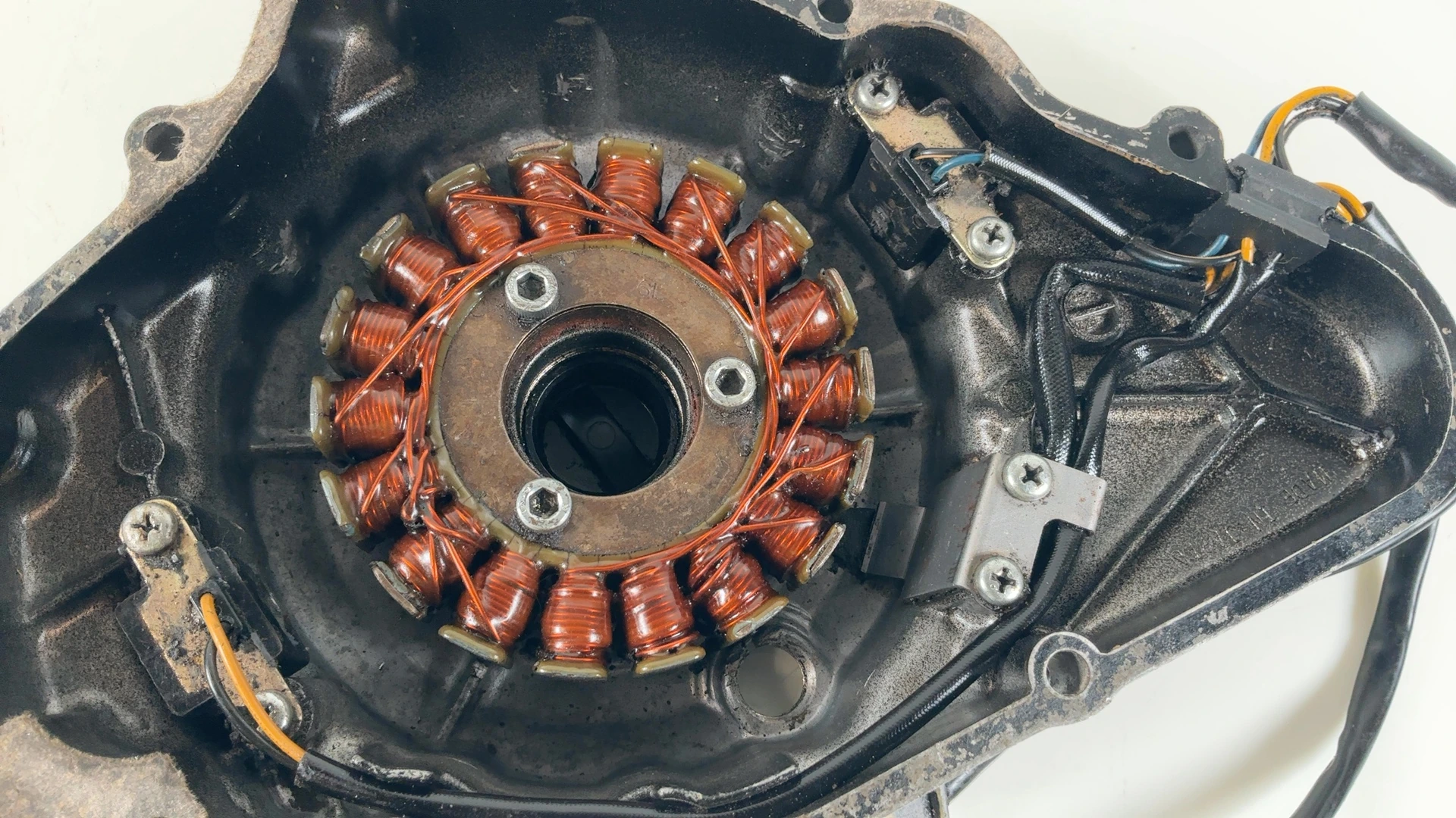 Kawasaki Ninja EX500 500cc Stator Generator Cover 1987-1993 OEM 14031-1202 - Image 7