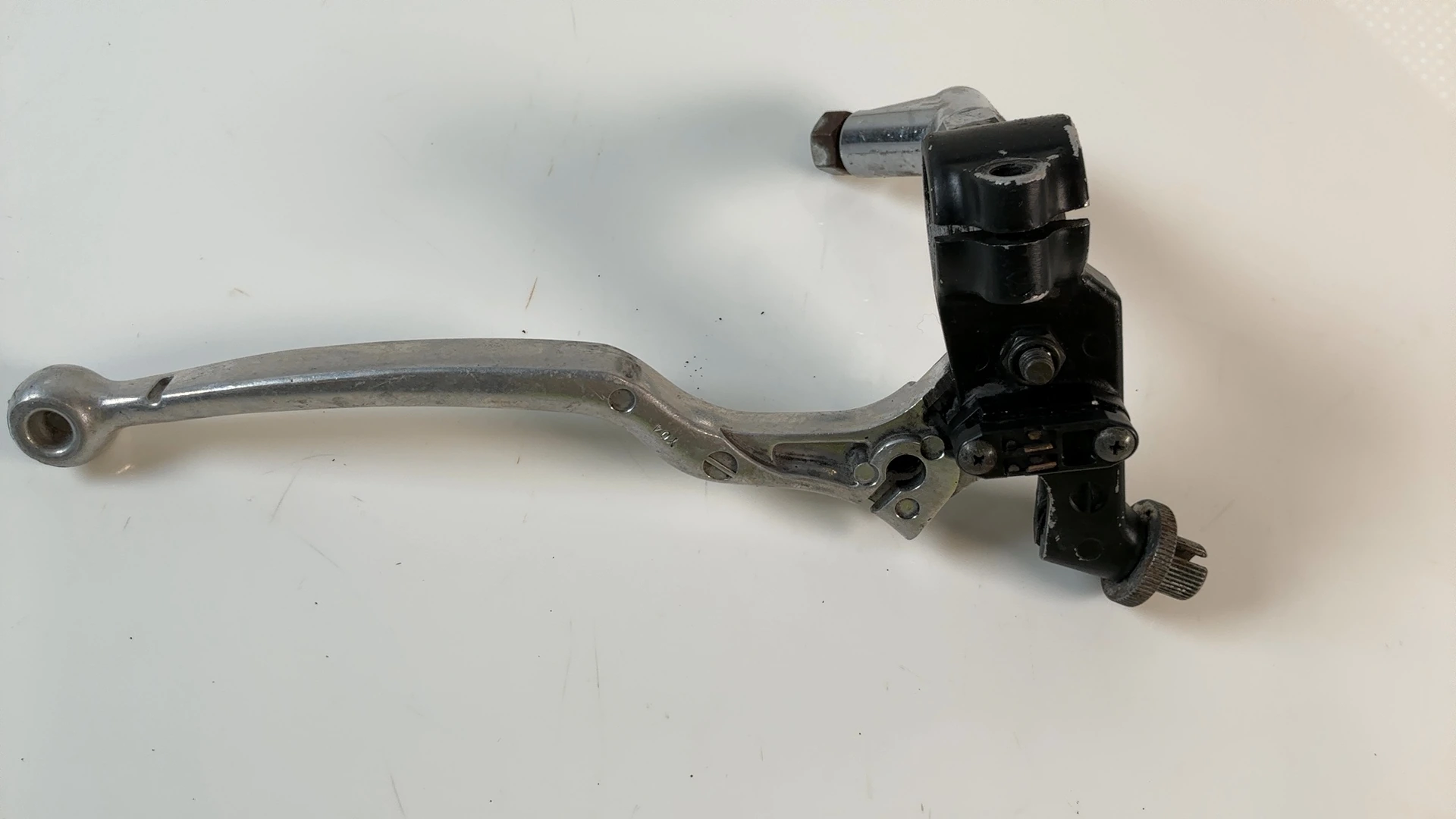 Suzuki Katana GSX750F 750cc Clutch Lever Perch Assembly 1998-01 OEM 57500-26E00 - Image 3