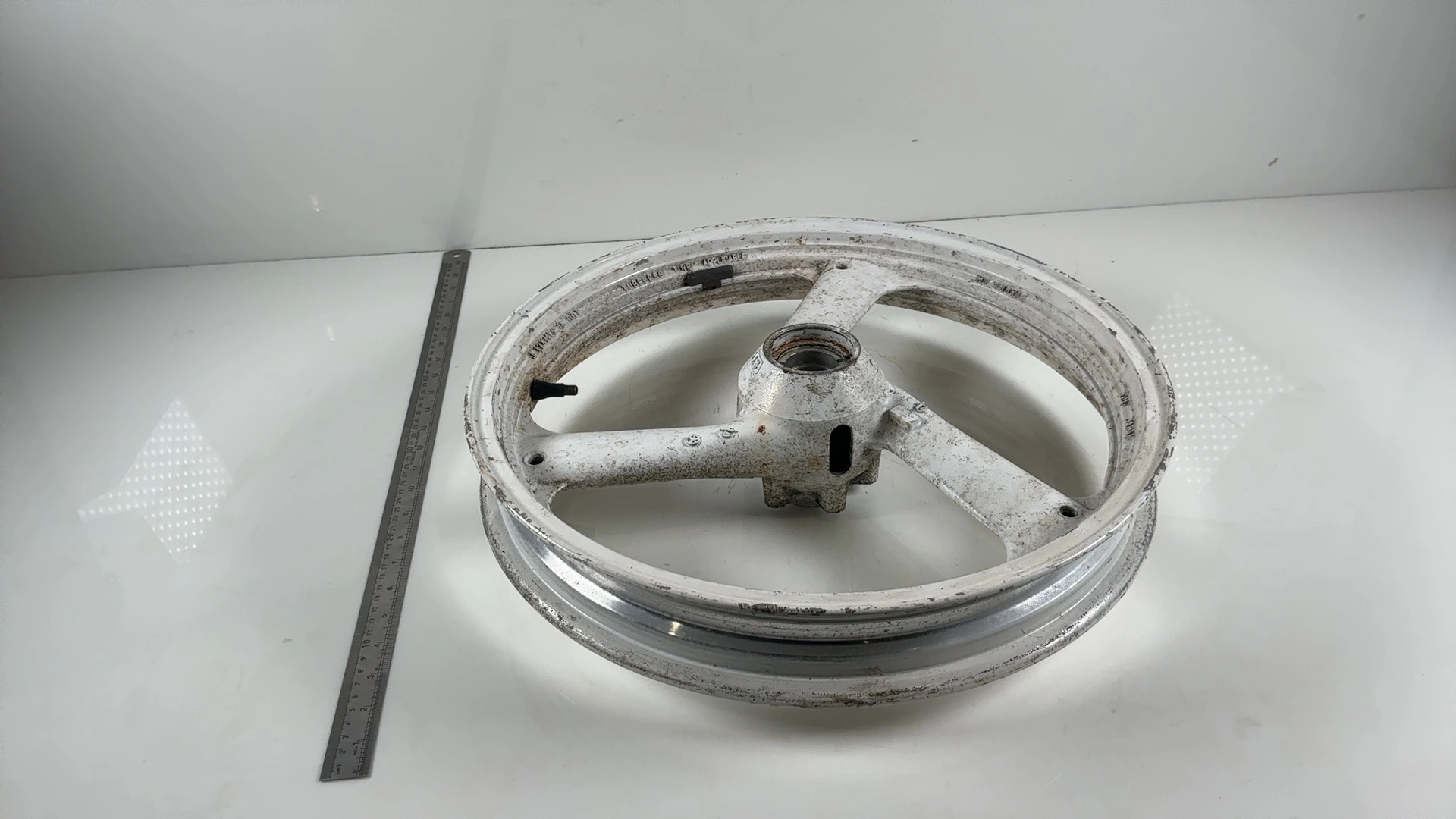 Yamaha TZR250 1KT 250cc Front Wheel Rim 1986-1988 OEM 1KT-25168-00-8L - Image 4