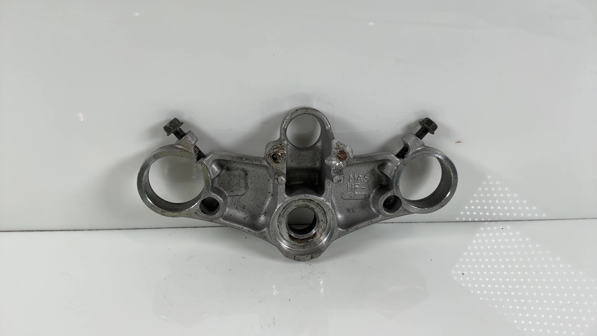 Honda CBR900RR SC33 900cc Upper Fork Triple Tree Clamp 1996-97 OEM 53300-MAS-E00 - Image 2