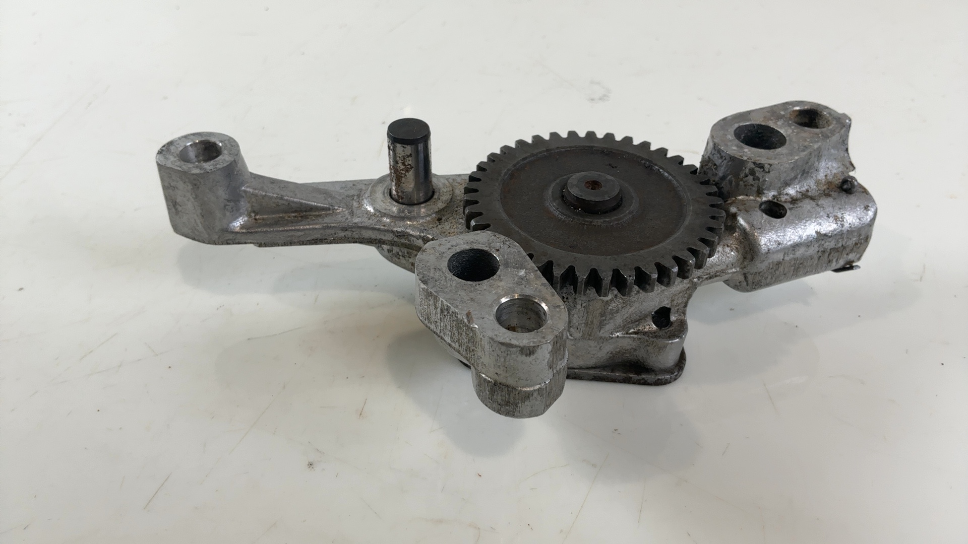 YAMAHA XS360 XS400 360CC Engine Motor Oil Pump 1976-1983 OEM 1L9-13300-00-00 - Image 5