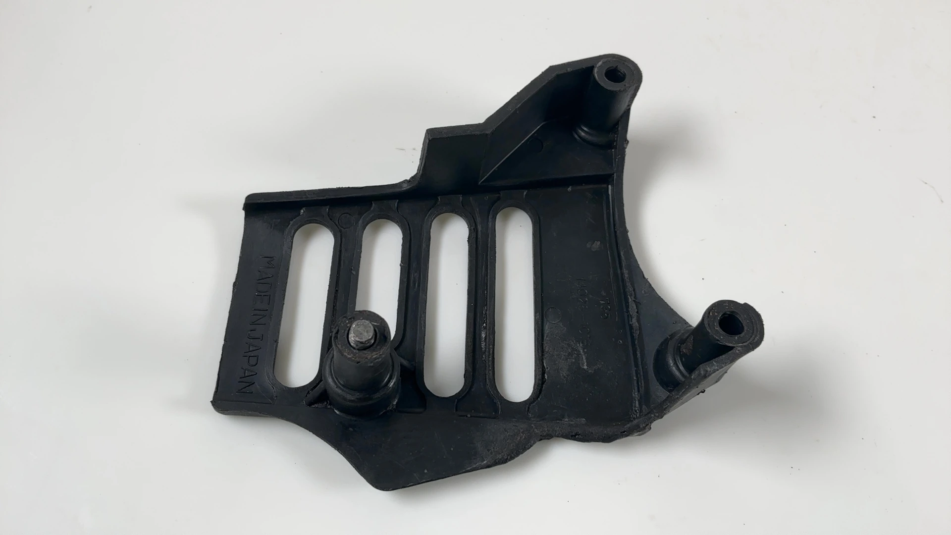 Kawasaki KE175 D 175cc Front Sprocket Chain Cover Guard 1980-1983 OEM 14026-1016 - Image 6
