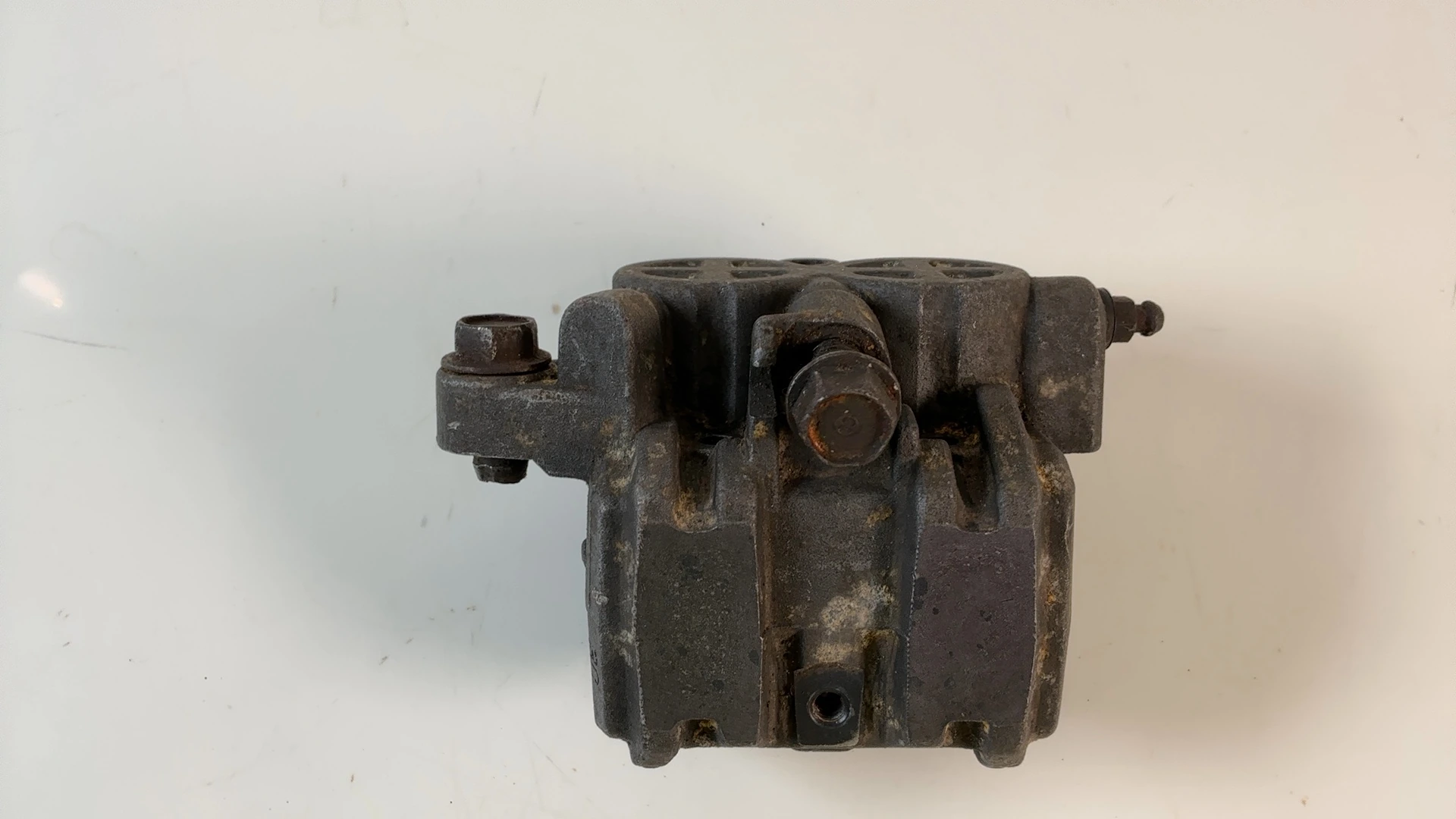Honda Interceptor VF700F 700 Rear Brake Caliper 1984 1985 OEM 43100-MB2-007 - Image 1