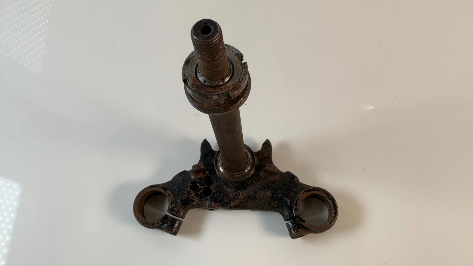 Suzuki GT750 GT 750 750cc Lower Fork Bridge Yoke 1971 1972 OEM 51410-31001 - Image 1