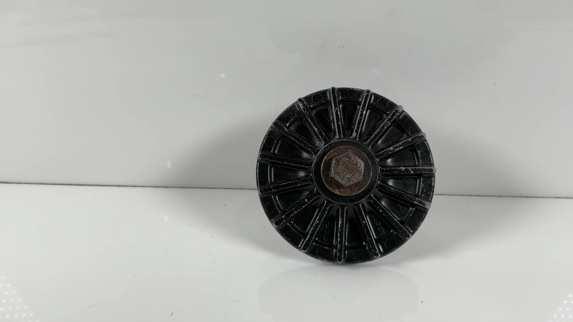 Kawasaki Ninja ZX10 ZX1000B 1000cc Oil Filter Bolt Cover 1988-89 OEM 14025-1422 - Image 1