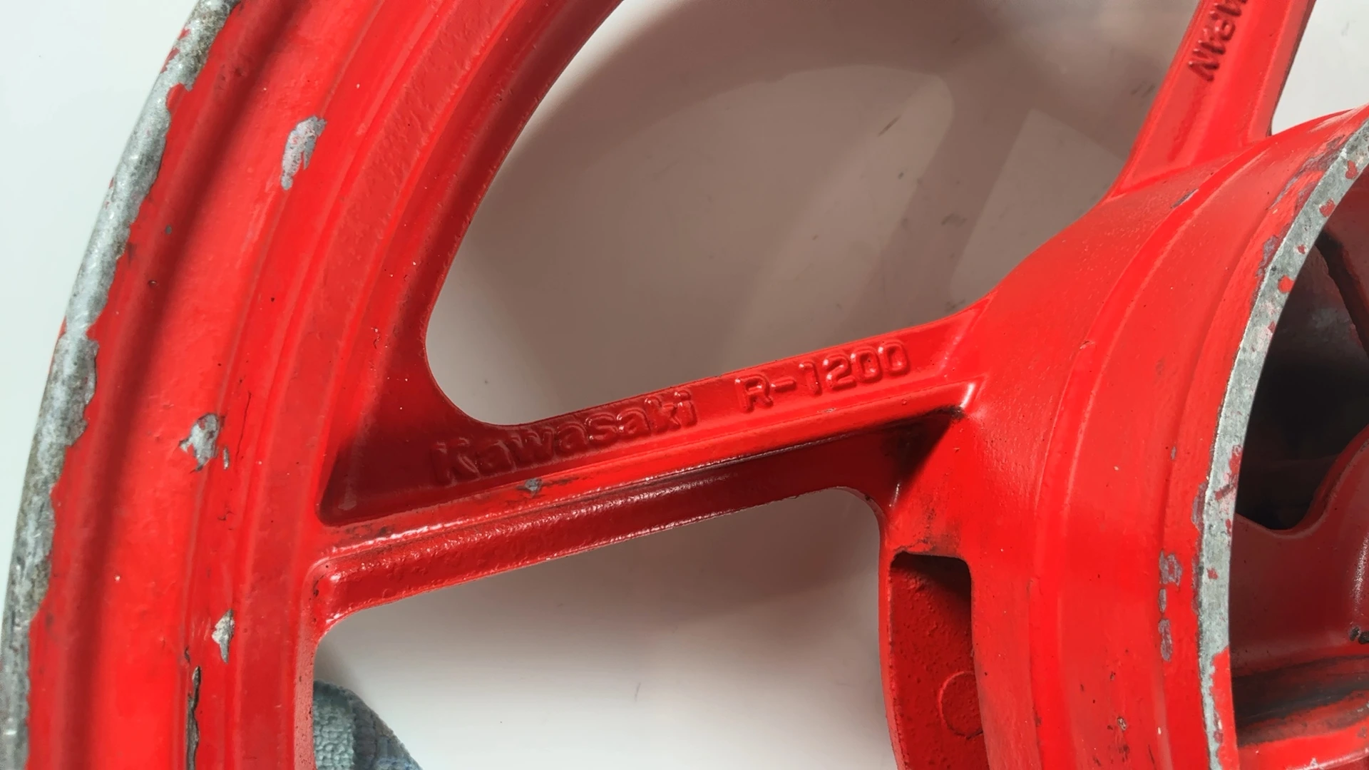 Kawasaki GPX750R ZX750F 750cc Rear Wheel Rim 1986-1990 OEM 41073-1323-21 - Image 7