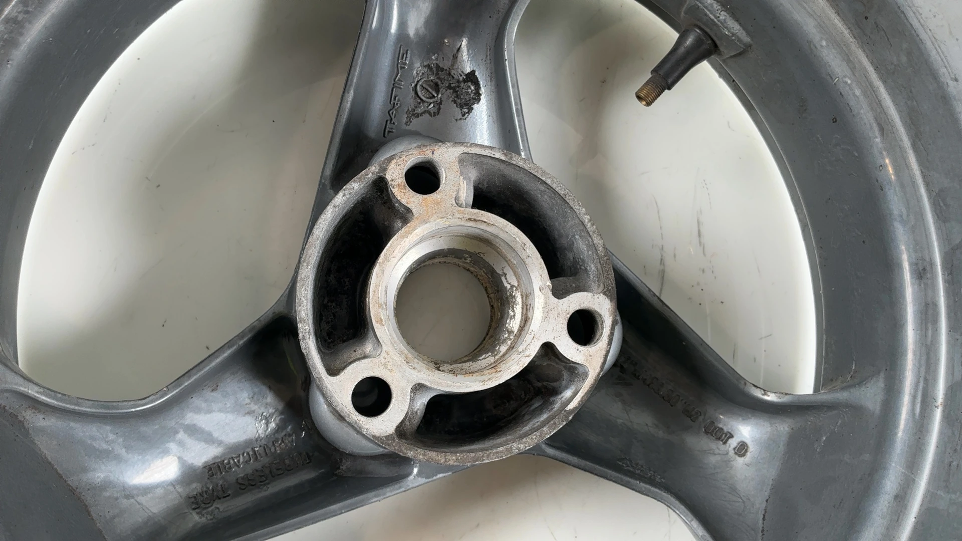 Peugeot Speedfight 1 2 50cc Front Wheel Rim 1997-2008 OEM 771343 H2 DOT D - Image 11