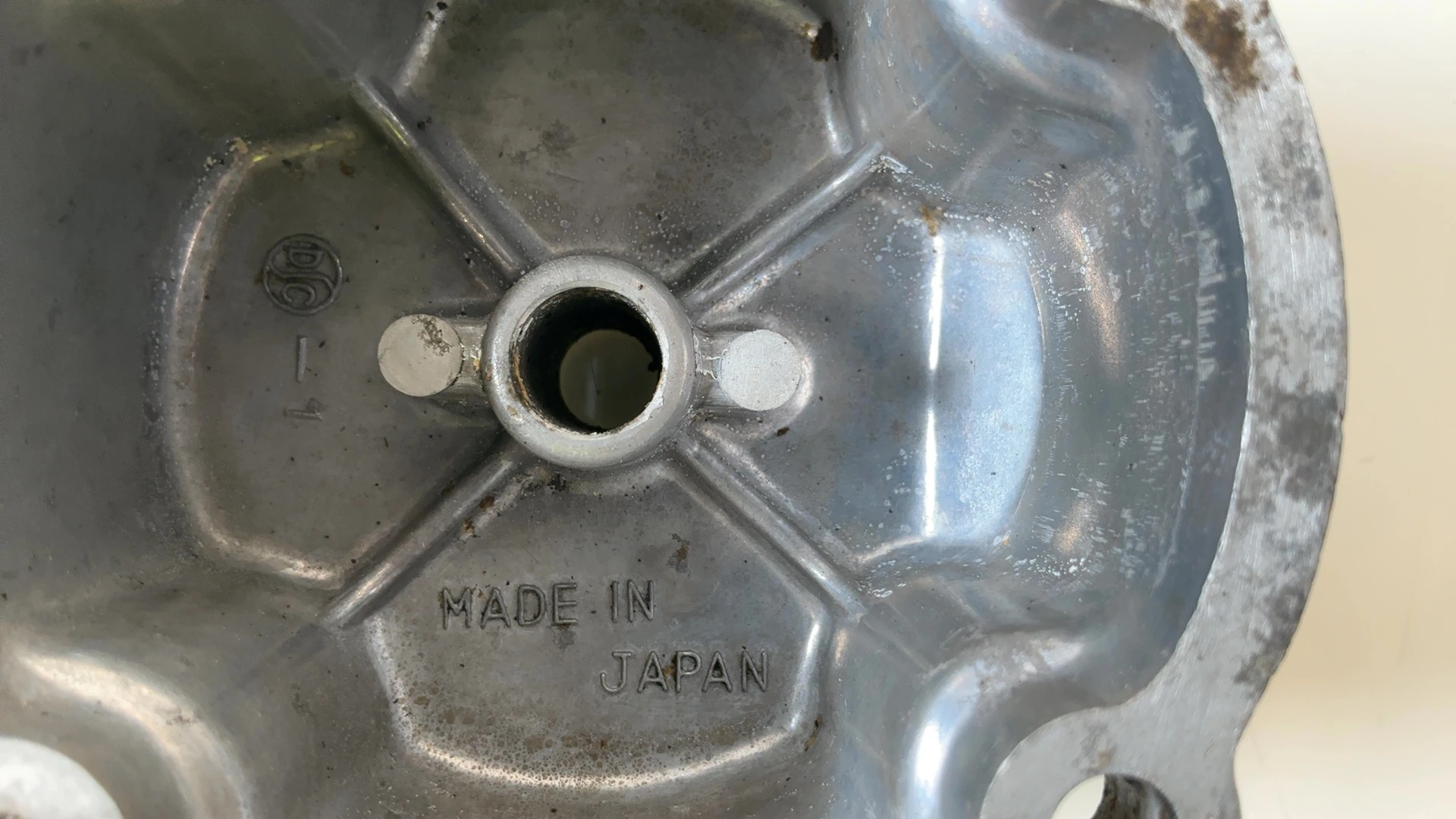 Kawasaki KZ305 CSR 305CC Engine Oil Breather Cover 1981 1982 OEM 14070-1002 - Image 8