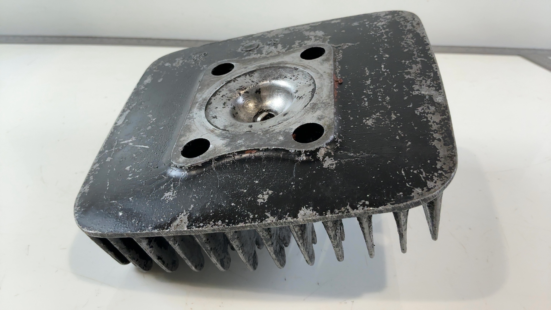 Yamaha RX100 1V1 100cc Cylinder Head 1985-1996 OEM 1V1-11111-00 - Image 9