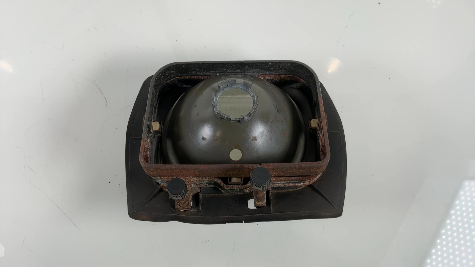 Suzuki GSX550E GSX550 550cc Headlight 1982-1986 OEM 35100-43431-999 - Image 2
