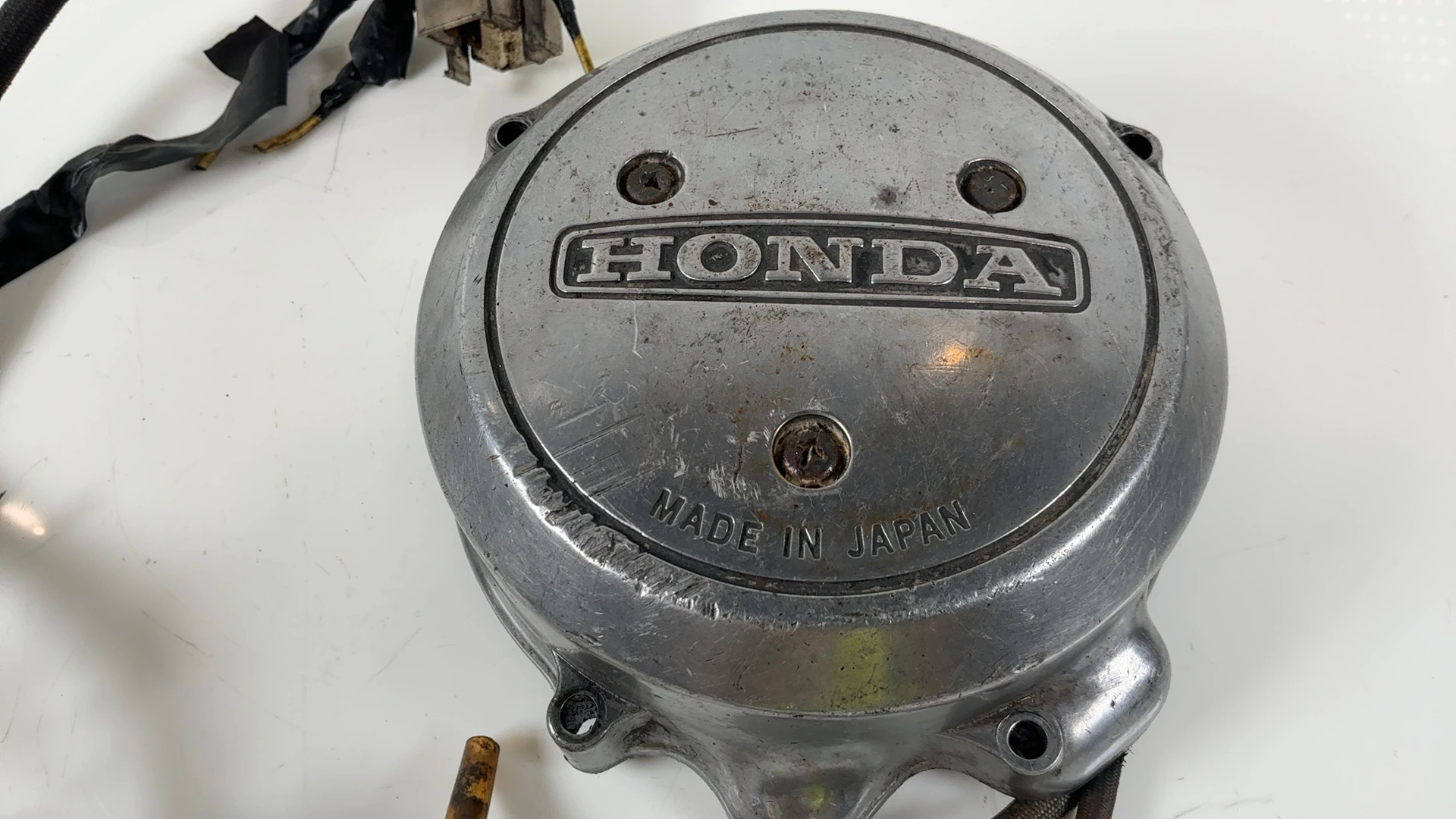 Honda CB550K CB550 550cc Stator Generator Alternator Cover 1974-1978 OEM 11631-323-000 - Image 3