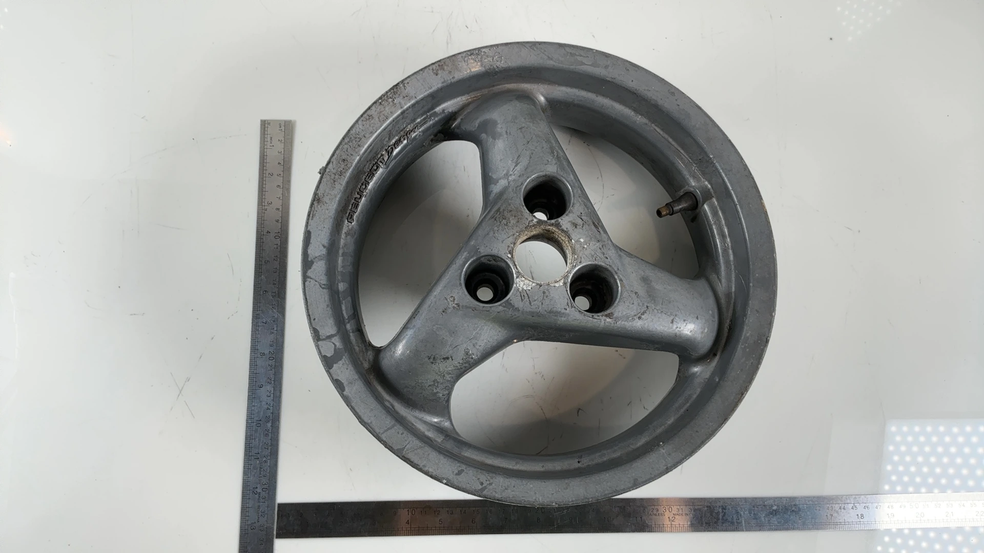 Peugeot Speedfight 1 2 50cc Front Wheel Rim 1997-2008 OEM 771343 H2 DOT D - Image 4