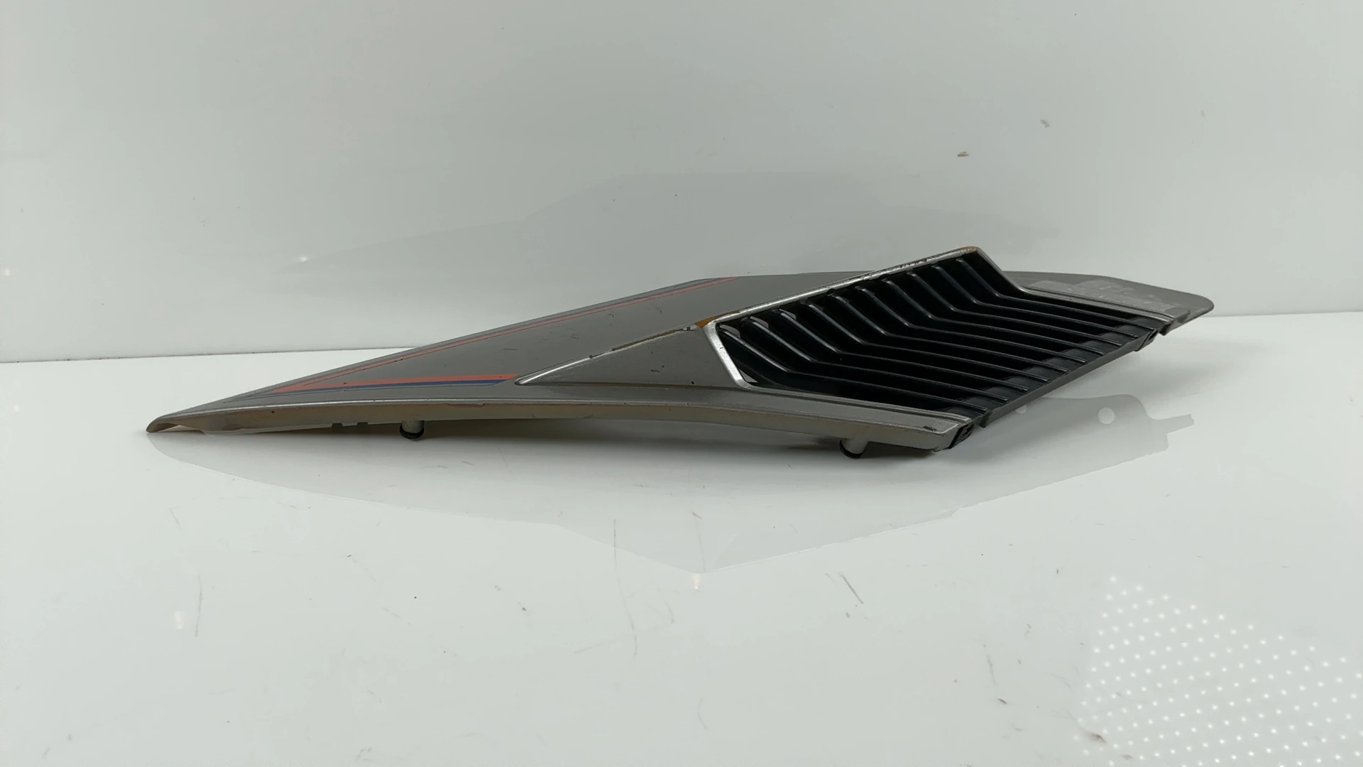 Honda Elite CH150 150cc Front Left Vent Grille Cover 1984-1986 OEM 64312-KN7-670 - Image 12