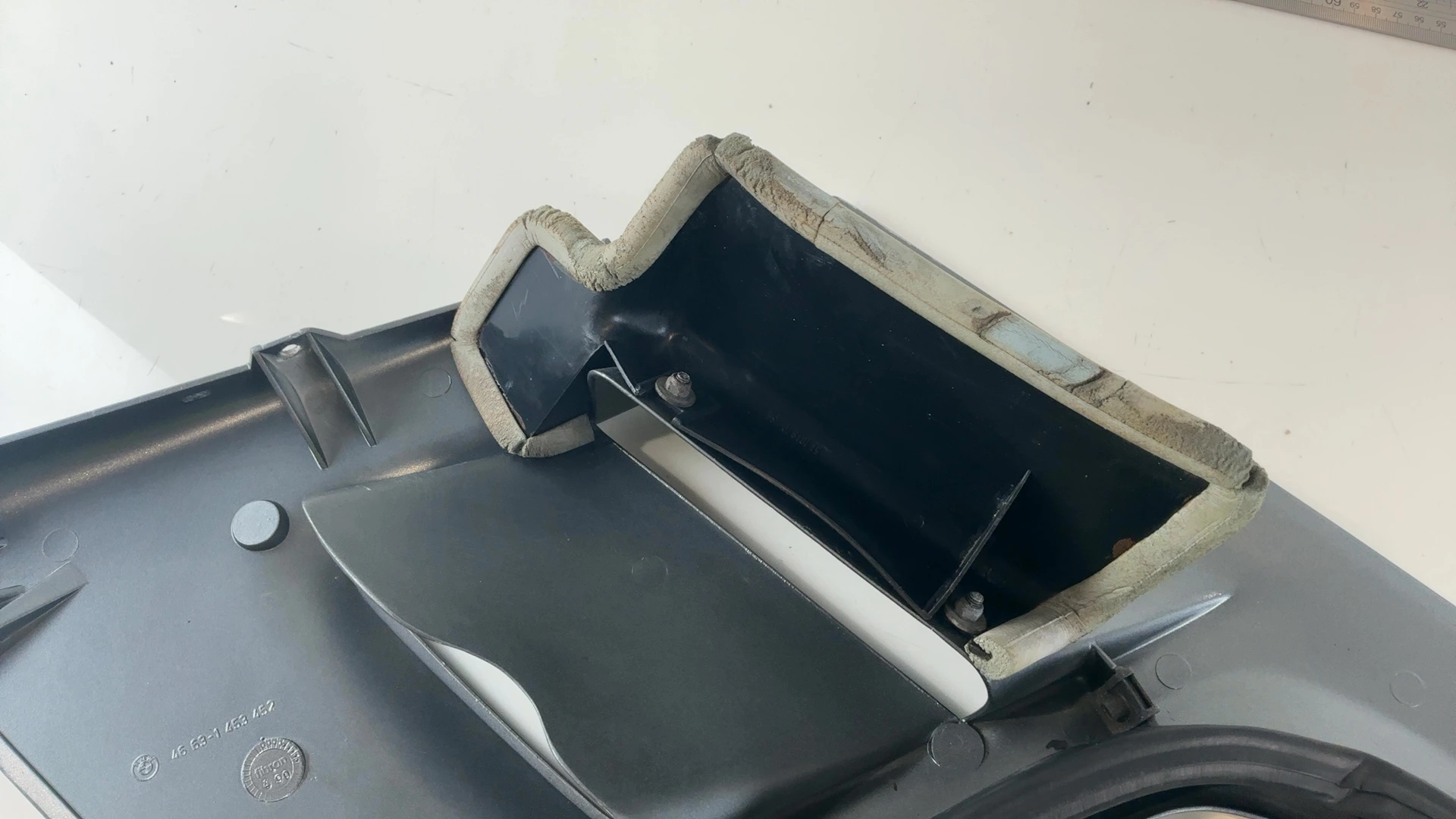 BMW K100RT K100 1000 CC Right Lower Fairing Vent Cover 1983-1989 OEM 46631453452 - Image 6