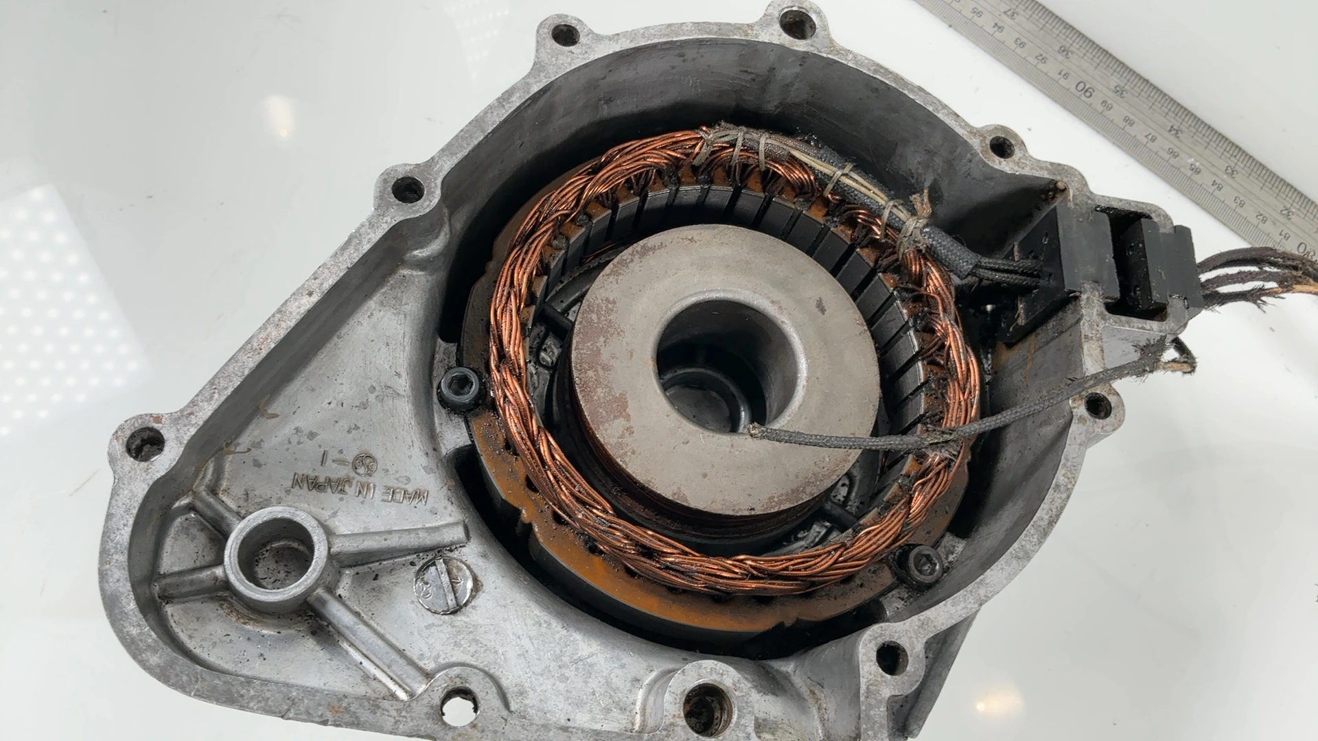 Kawasaki KZ750 Twin KZ750B 750CC Stator Generator Cover 1976-1979 OEM 14031-1044 - Image 5