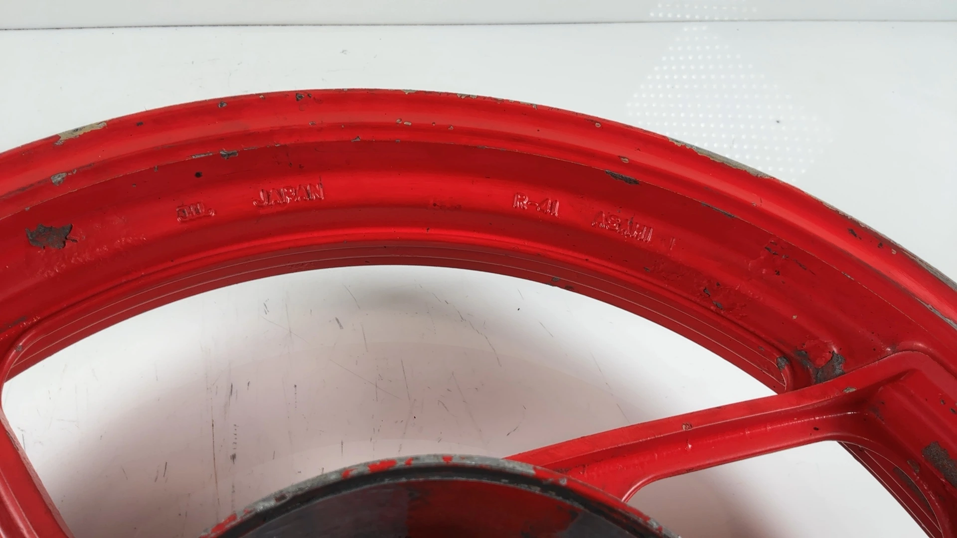 Yamaha FZ750 1FN 750CC Rear Wheel Rim 1985-1986 OEM 1AE-25338-00-6G - Image 8