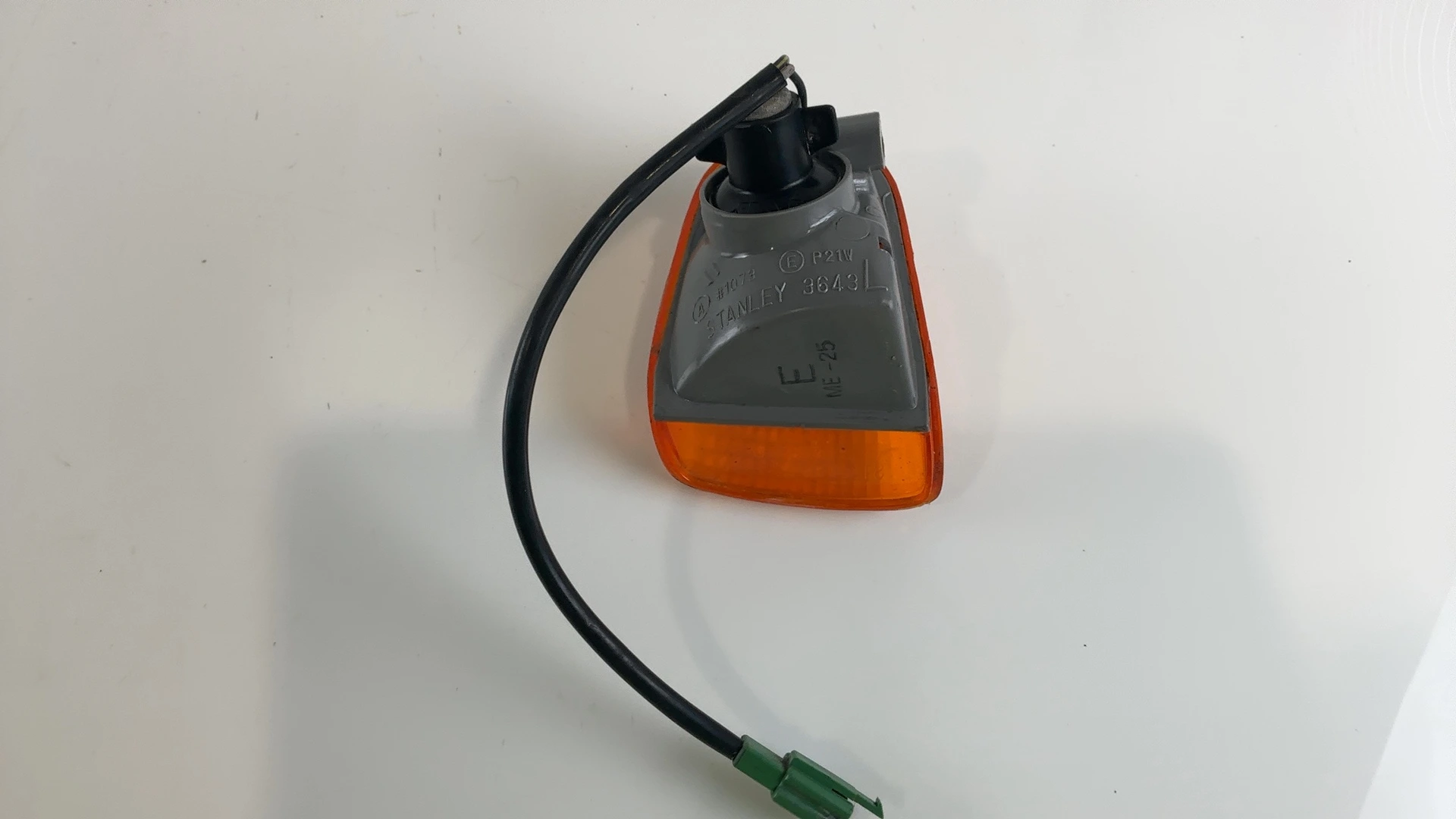 Kawasaki ZZR1100 ZXT10C 1100 Rear Left Turn Signal Light 1990-92 OEM 23040-1223 - Image 2
