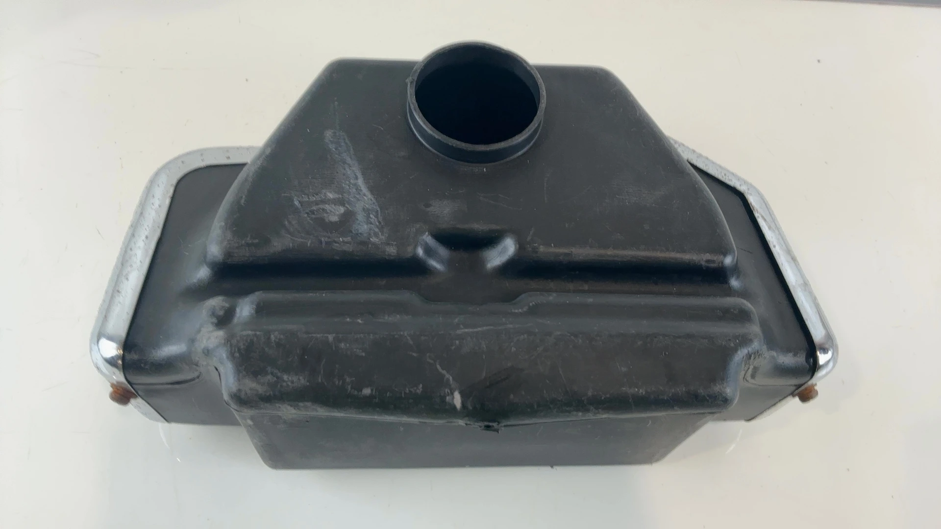 Suzuki GS1000 GS1000E 1000 CC Air Filter Cleaner Box 1978 1979 OEM 13710-49010 - Image 4