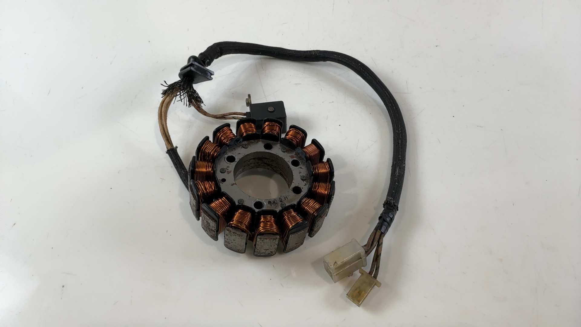 Yamaha FZR400 400cc Magneto Stator Generator Coil 1986-1994 OEM 3FH-81410-00-00 - Image 6