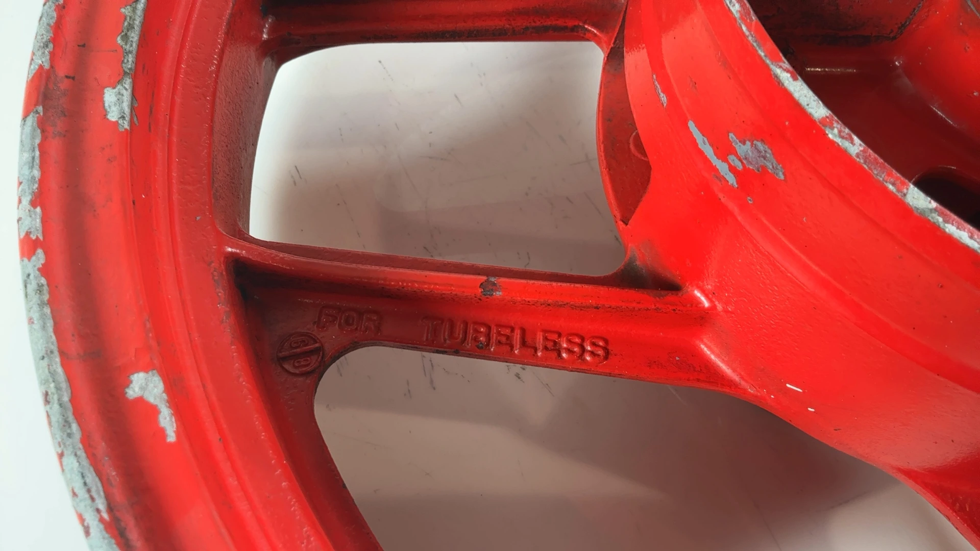 Kawasaki GPX750R ZX750F 750cc Rear Wheel Rim 1986-1990 OEM 41073-1323-21 - Image 9