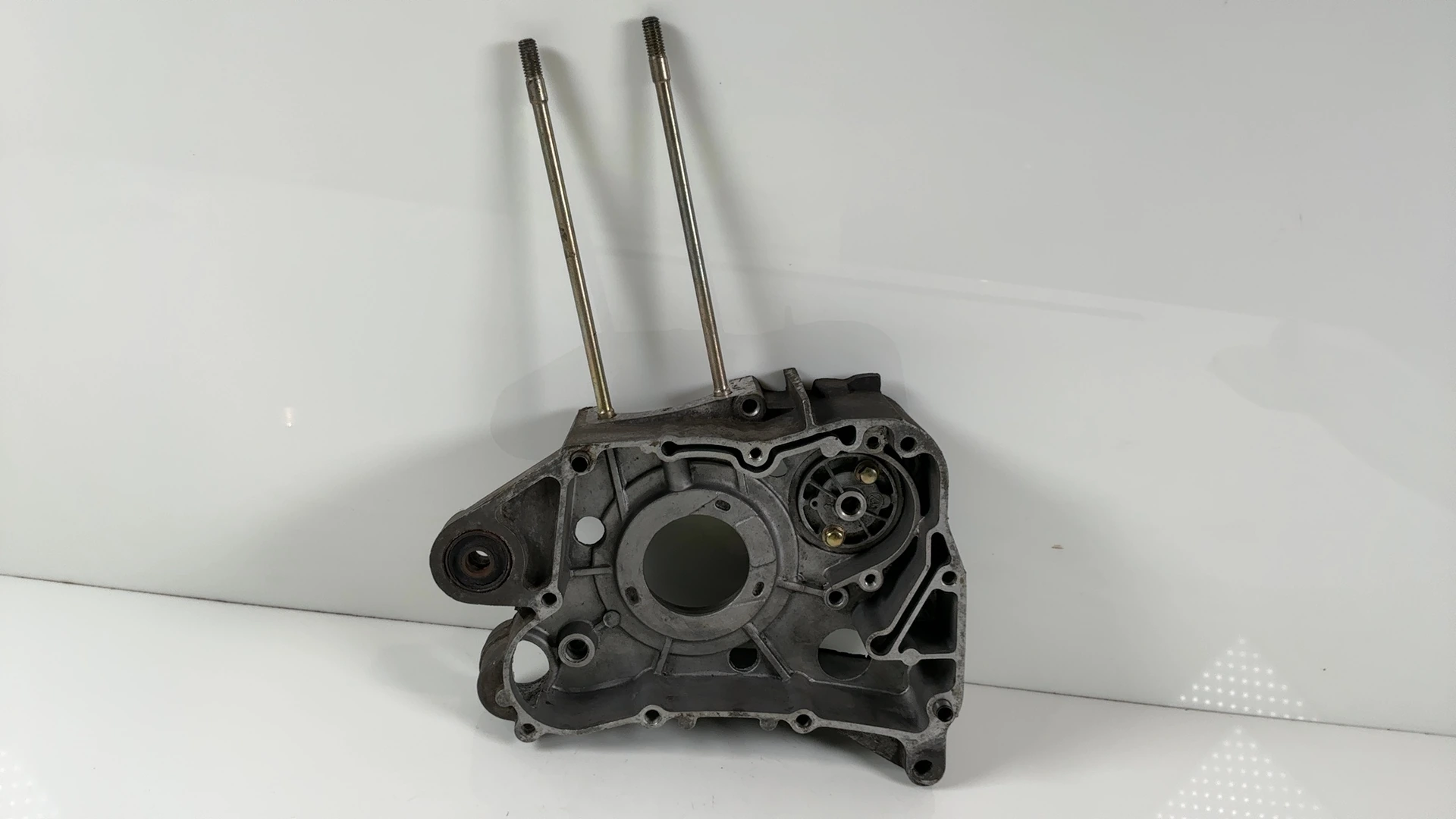Sinnis Shuttle ZN125T-7H 125cc Left Engine Crankcase 2007-18 OEM 11200-BN152QMI - Image 1