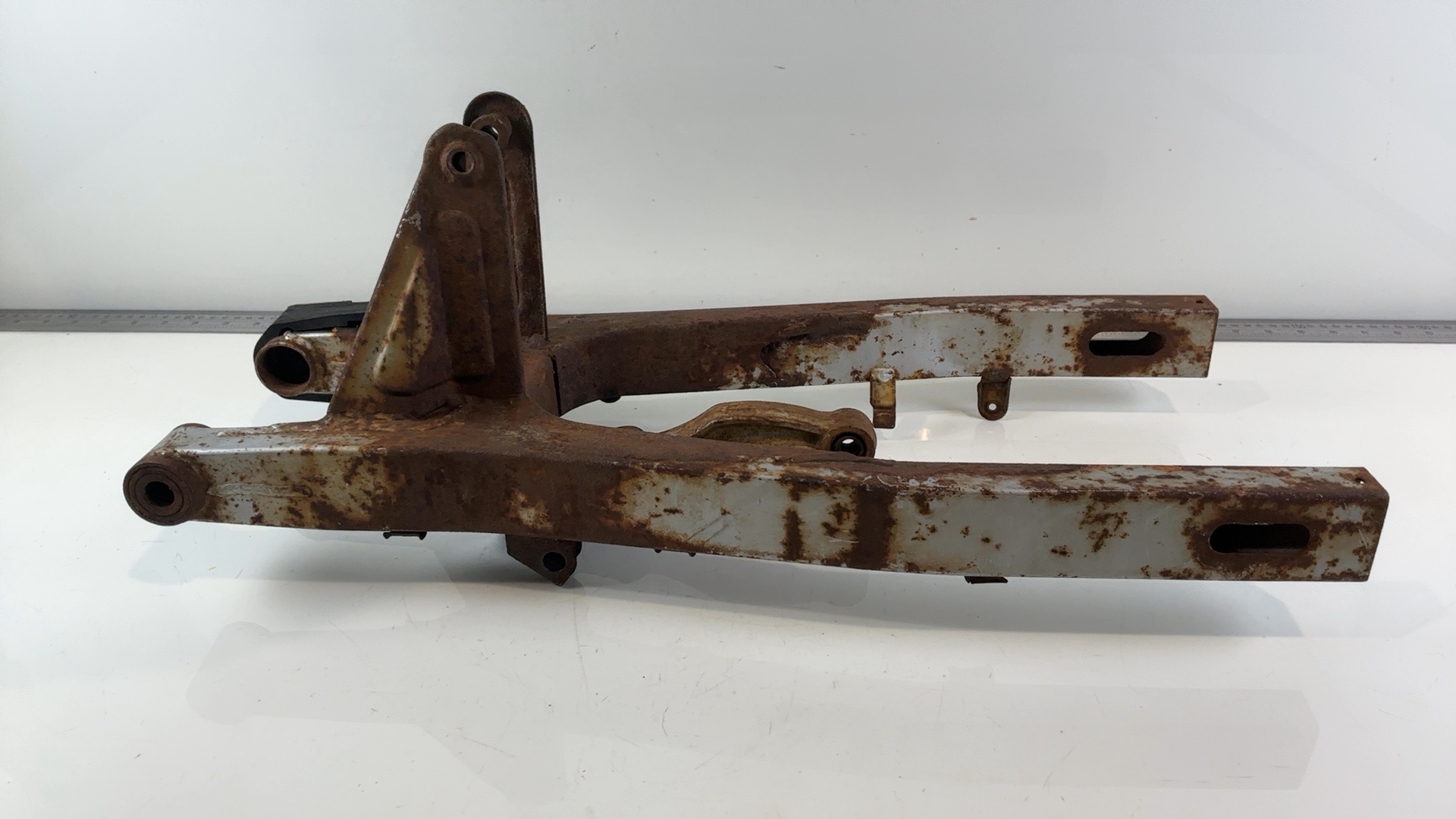Suzuki GS550 GS550L 550 CC Rear Swingarm Swing Arm 1983 OEM 61000-43500-291 - Image 3