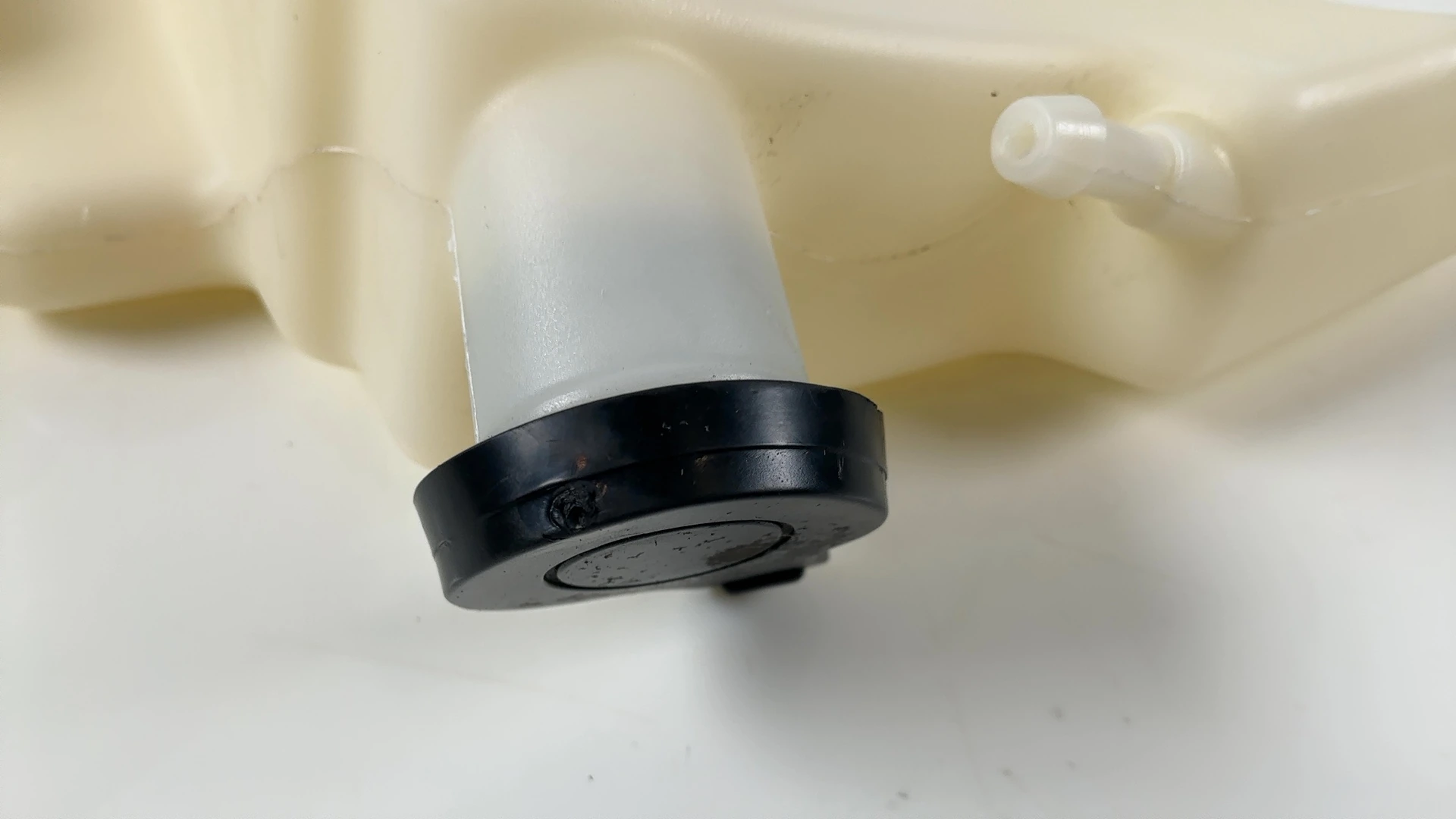 Aprilia Tuono V4 RSV4 Factory 1100 Coolant Reservoir Tank 2021-2026 OEM 2B008085 - Image 8