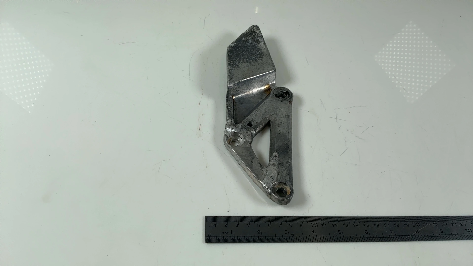 Suzuki RGV250 VJ22 250cc Front Left Rider Footrest Bracket 1991-1996 43821-22D02 - Image 5
