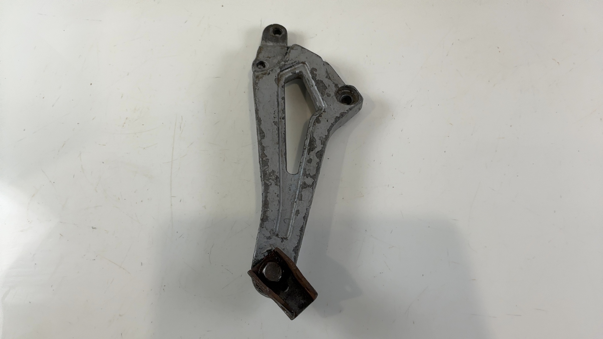 Yamaha RD 80 LC 30W 80cc Rear Left Footrest Bracket Stay 1982-87 30W-27420-00-93 - Image 5