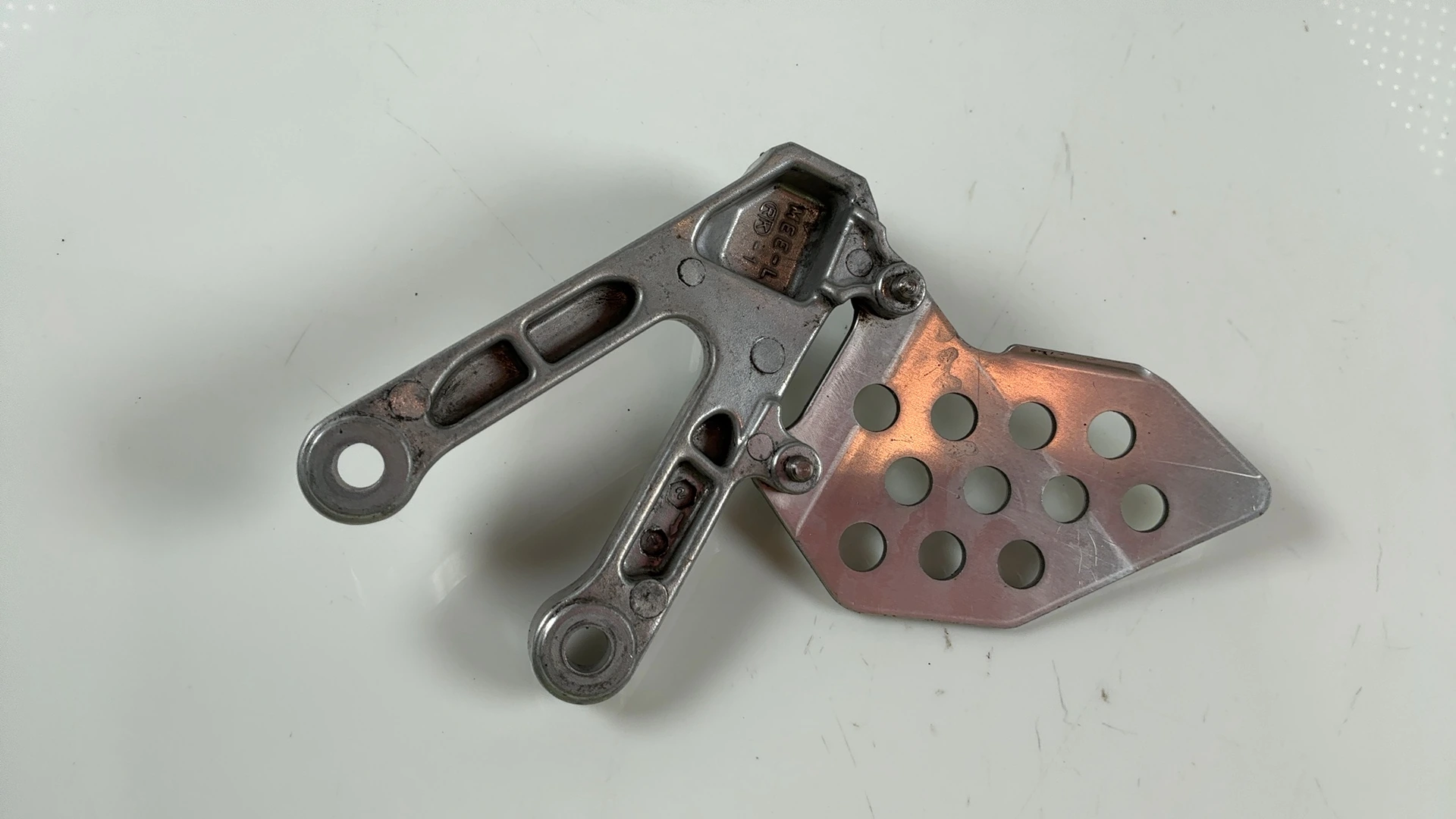 Honda CBR600RR PC40 600cc Left Front Footrest Bracket 2007-08 OEM 50760-MEE-D00 - Image 2