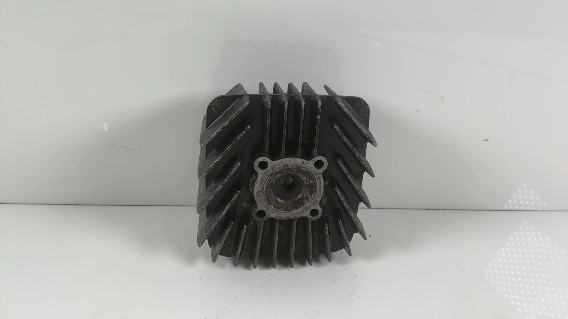 Yamaha RD50 MX 4Y1 50cc Cylinder Head 1981-1984 OEM 4Y1-11111-00-00 - Image 2
