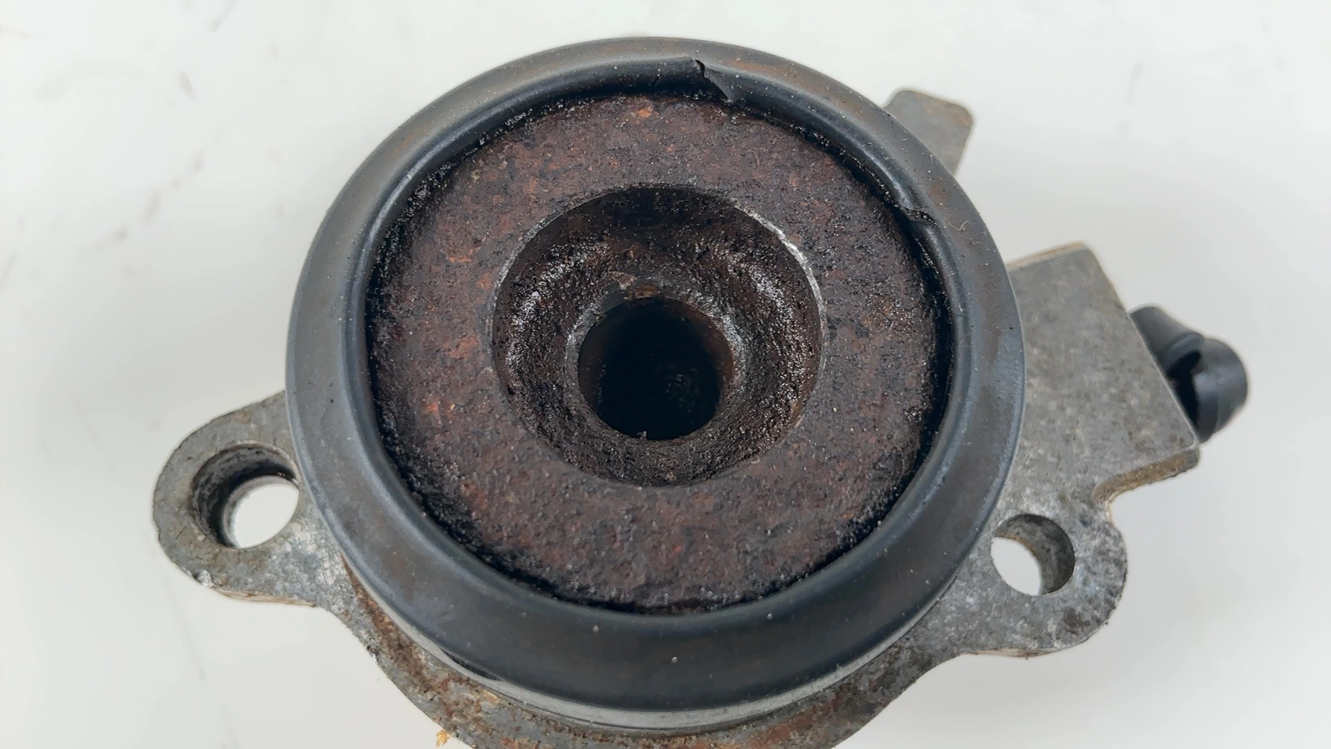 Yamaha FZ750 1FN 750cc Clutch Slave Cylinder 1985-86 OEM 1AE-16381-11-00 - Image 6