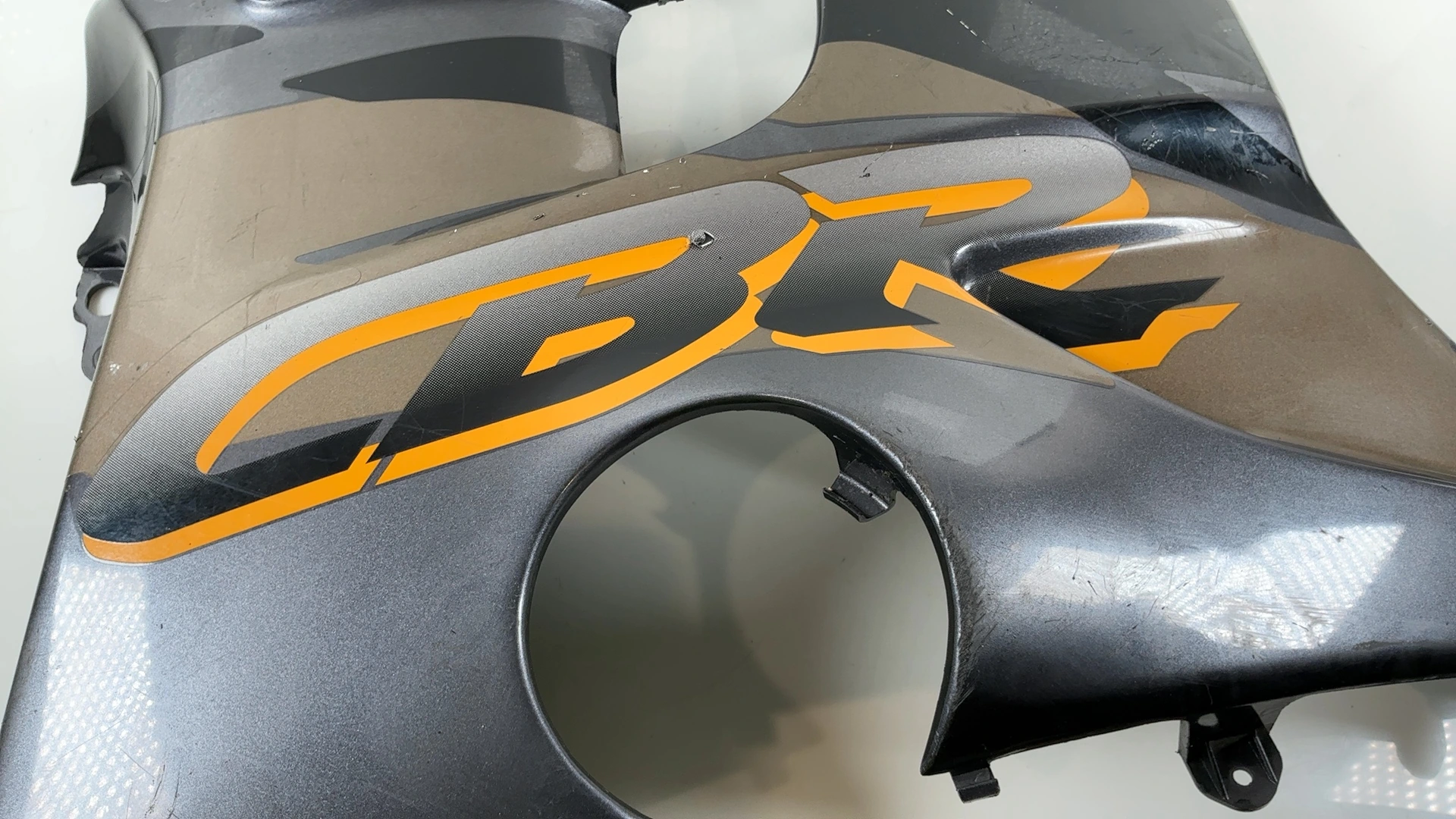 Honda CBR1000F SC24 1000cc Right Side Fairing Cowl 1993-1996 OEM 64320-MZ2A-0000 - Image 3
