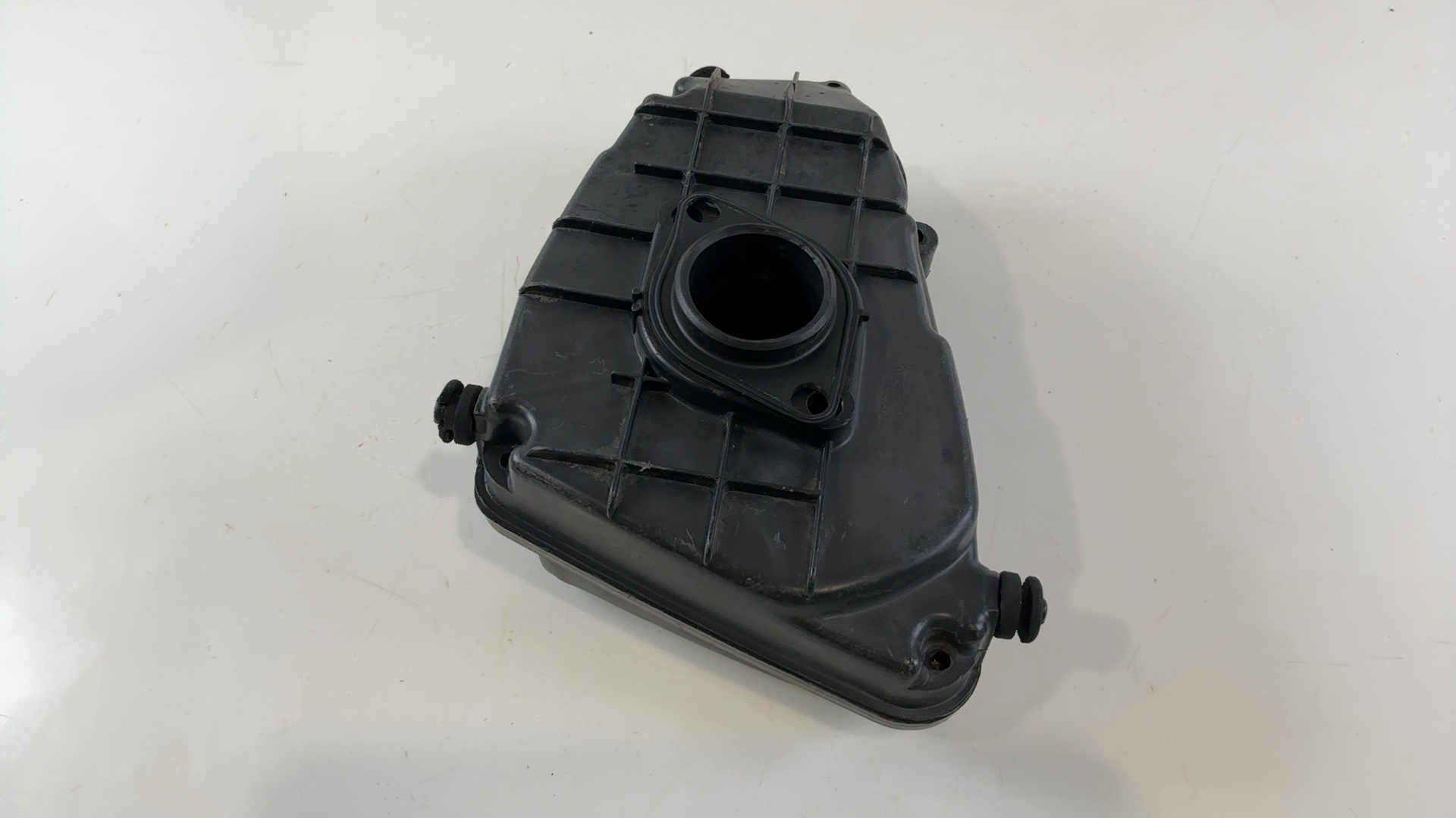 Yamaha Virago XV750 750cc Air Filter Box 1981-1983 OEM 4X7-14401-00-00 - Image 4